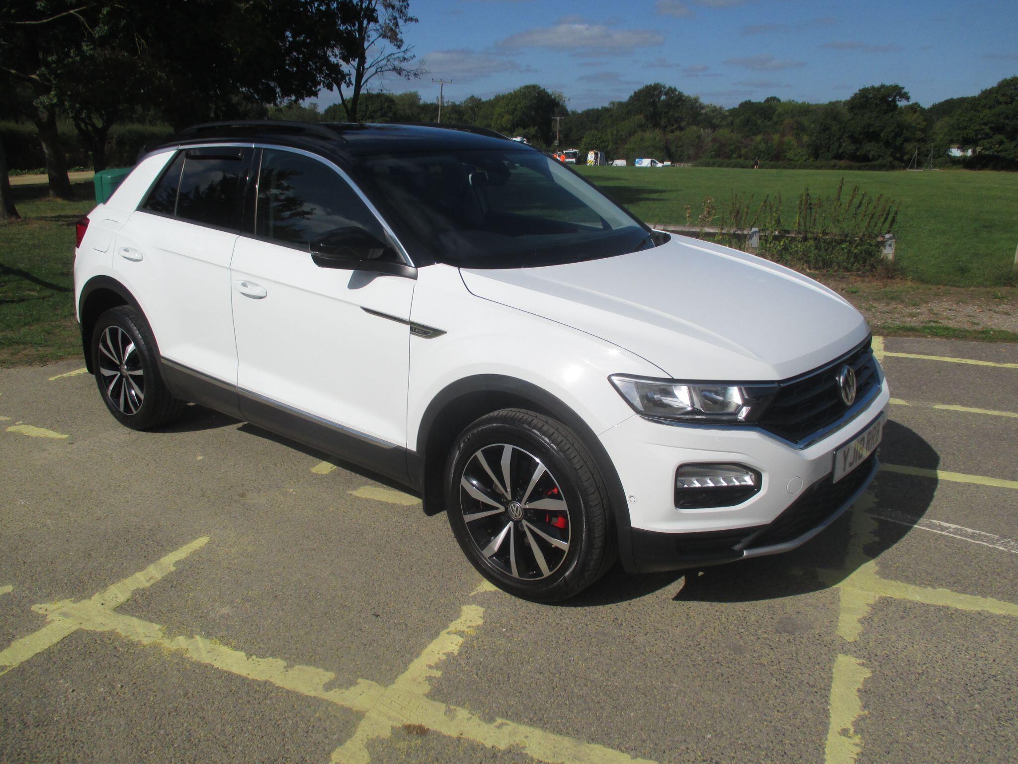Volkswagen T-Roc view 6