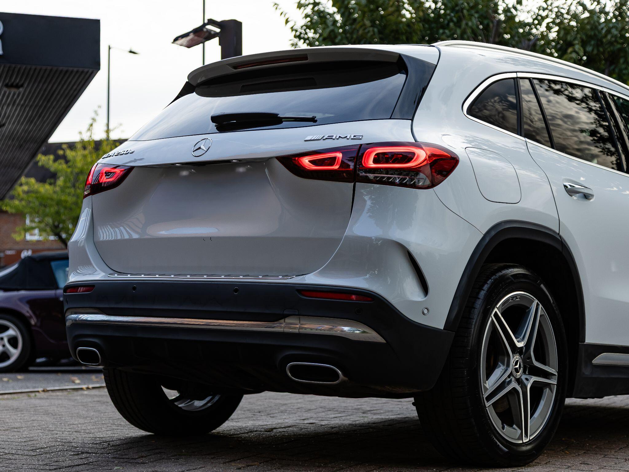 Mercedes-Benz GLA view 38