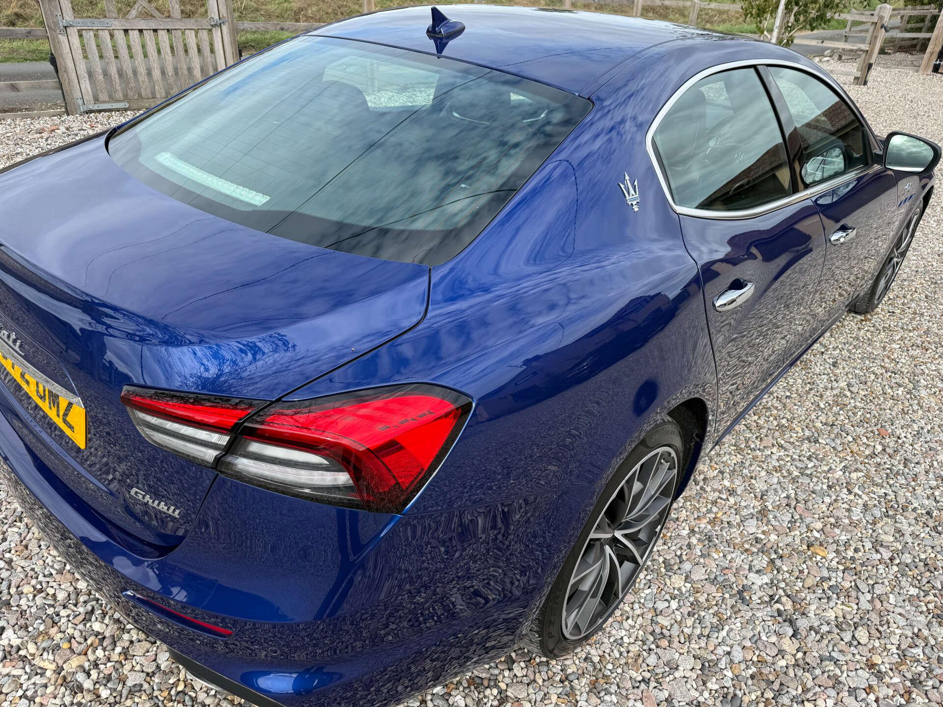 Maserati Ghibli view 10