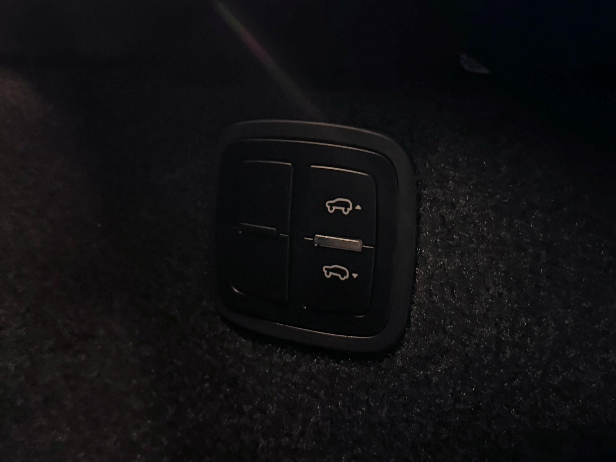 Porsche Macan view 12