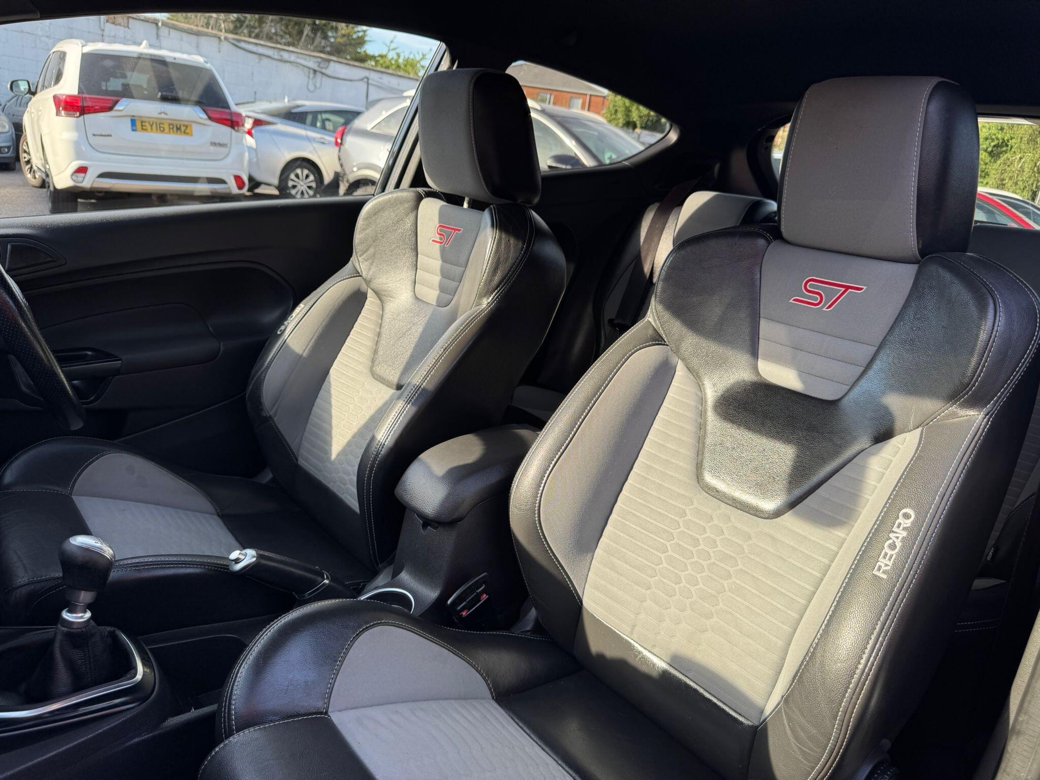 Ford Fiesta view 64