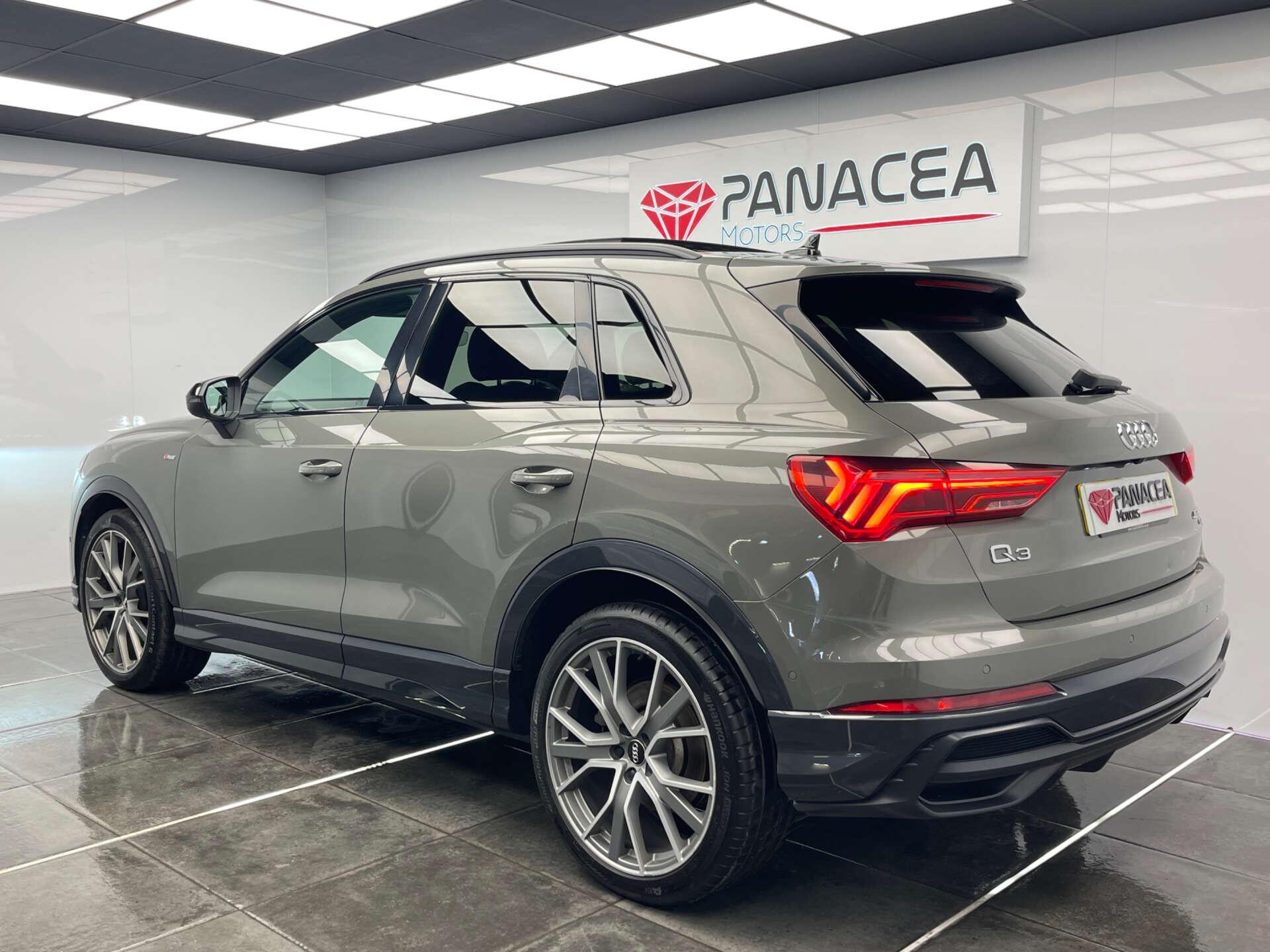 Audi Q3 view 35