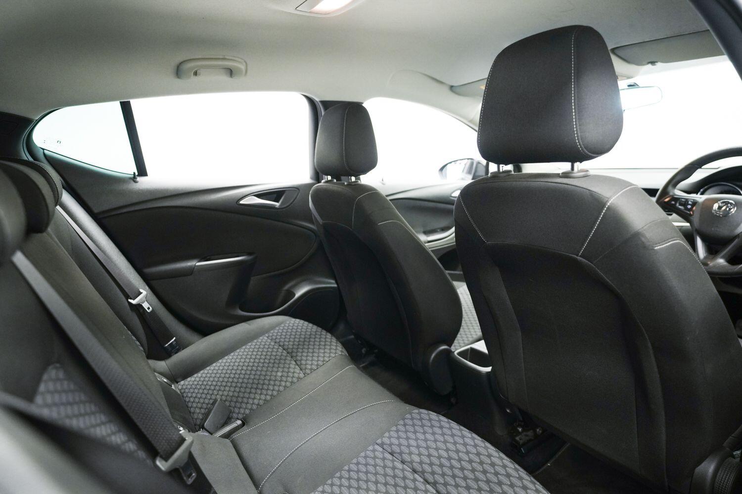 Vauxhall Astra view 16