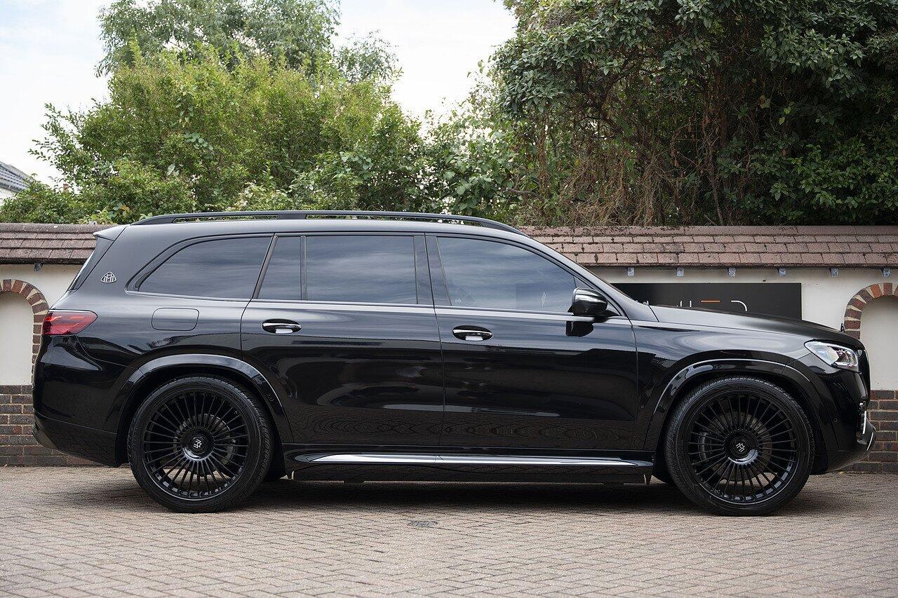 Mercedes-Benz GLS view 3