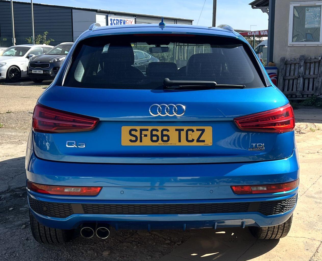 Audi Q3 view 6