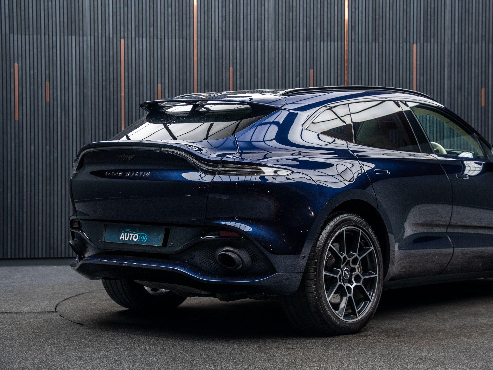 Aston Martin DBX view 21