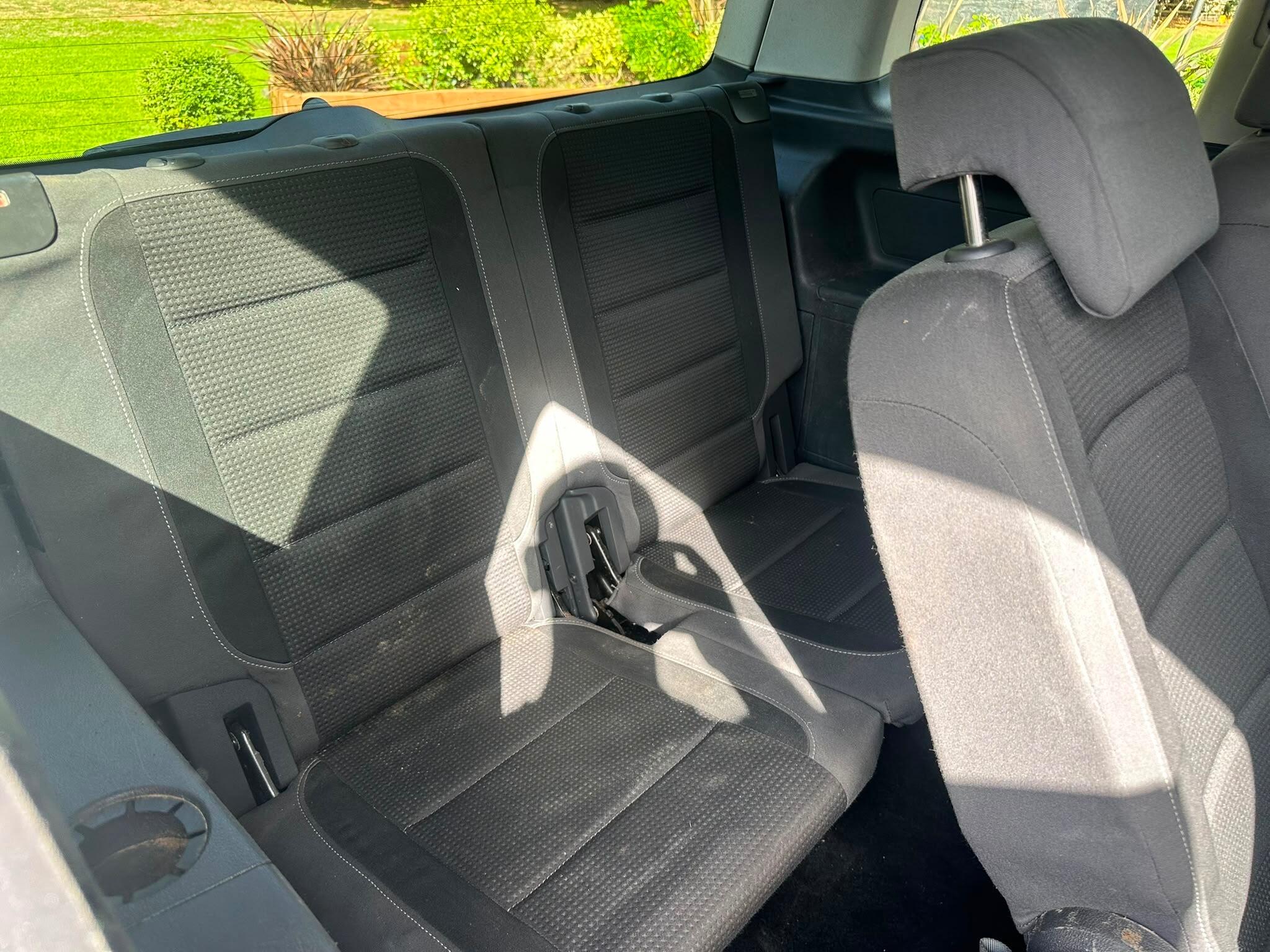 Volkswagen Touran view 25