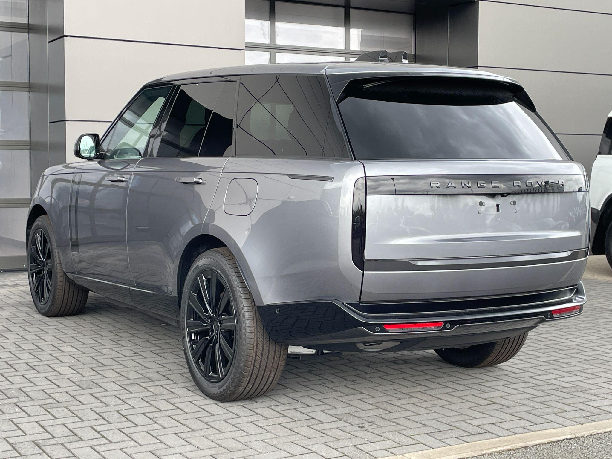 Land Rover Range Rover view 4