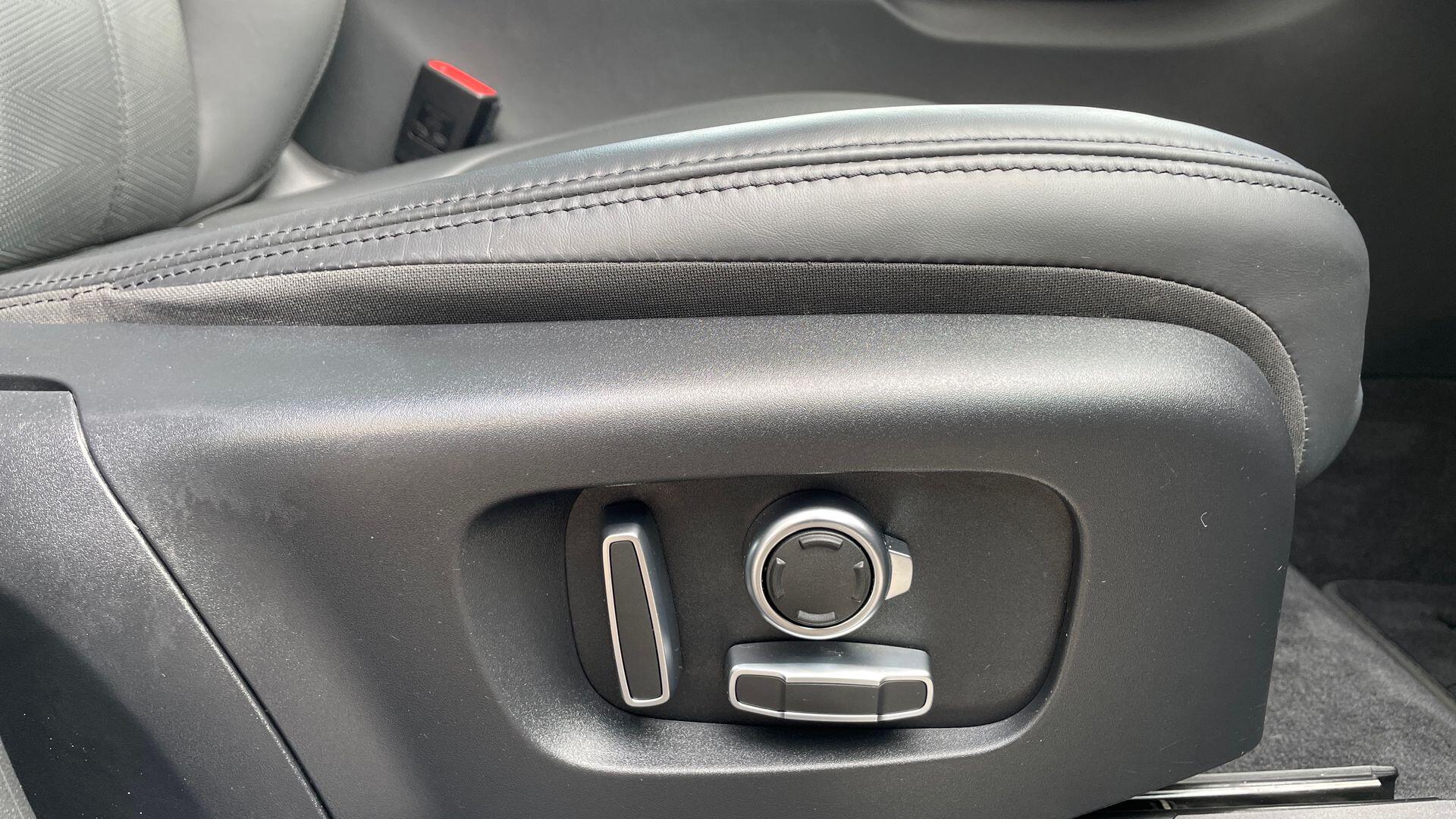 Land Rover Range Rover Evoque view 39