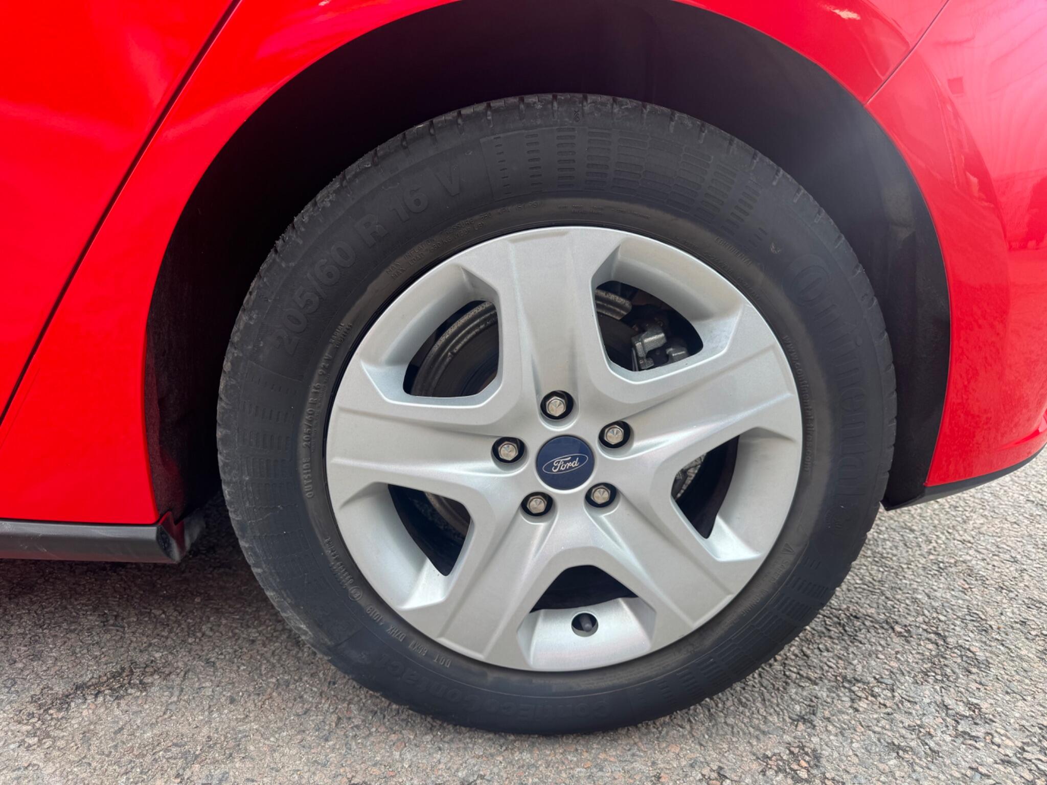 Ford Focus view 20