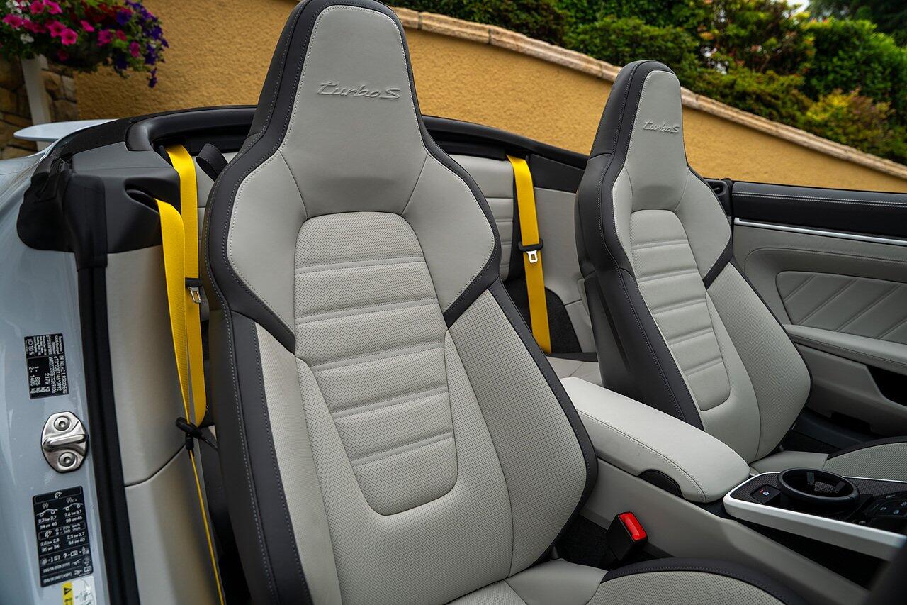 Porsche 911 view 56