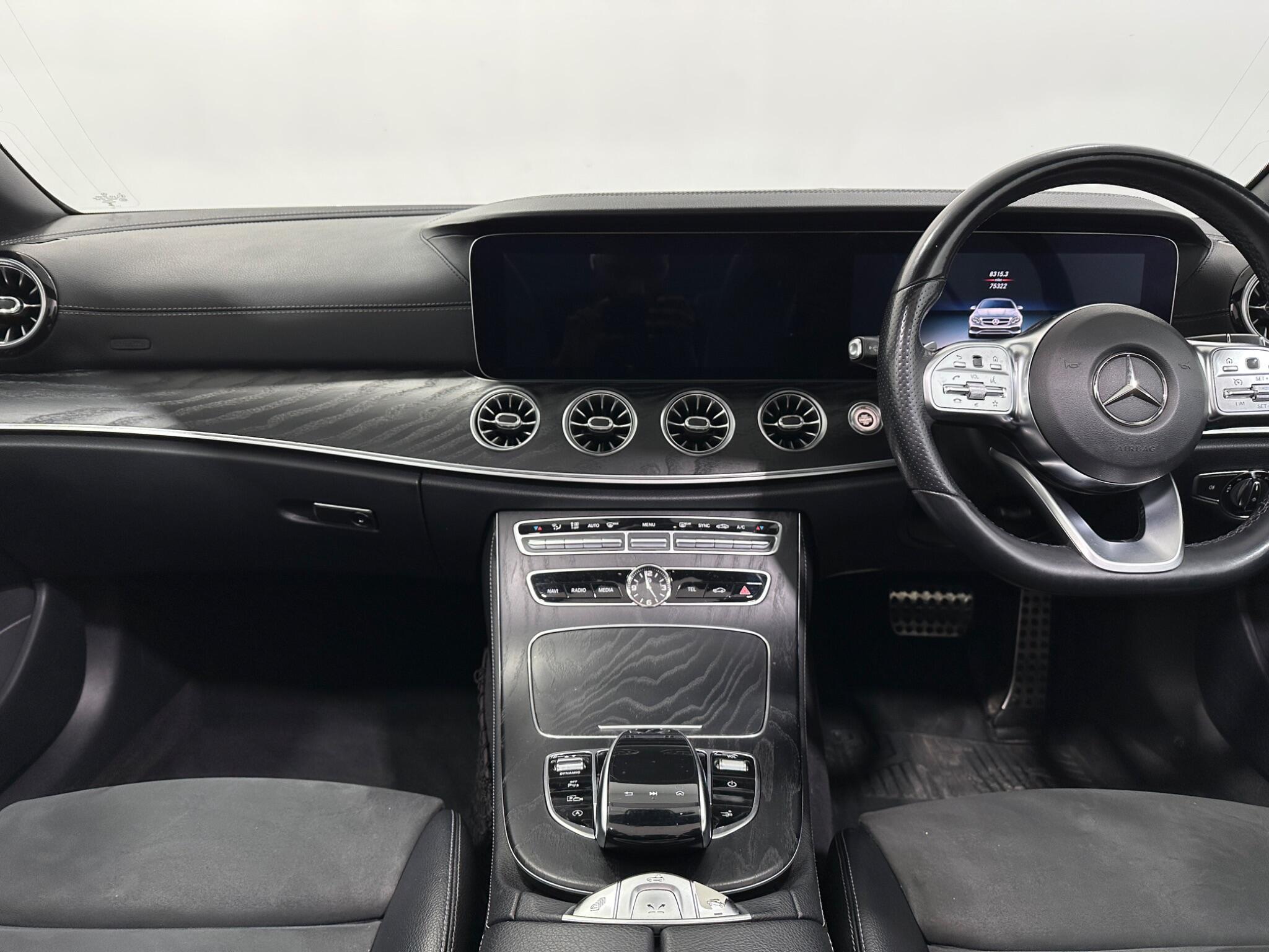 Mercedes-Benz E-Class view 21