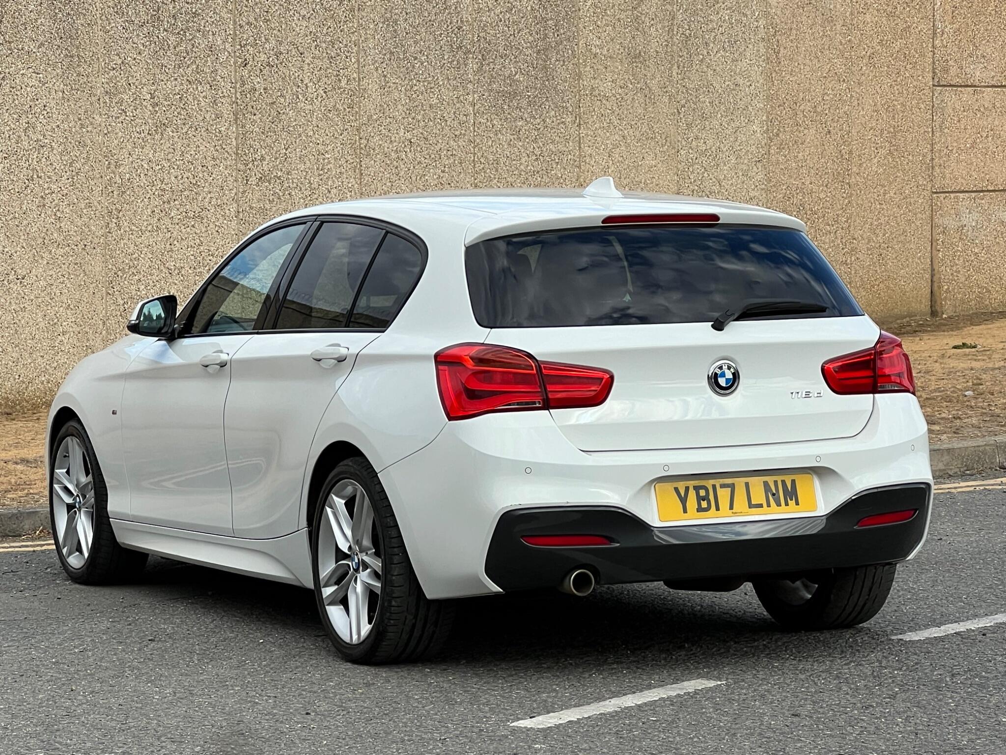 BMW 1 Series view 27
