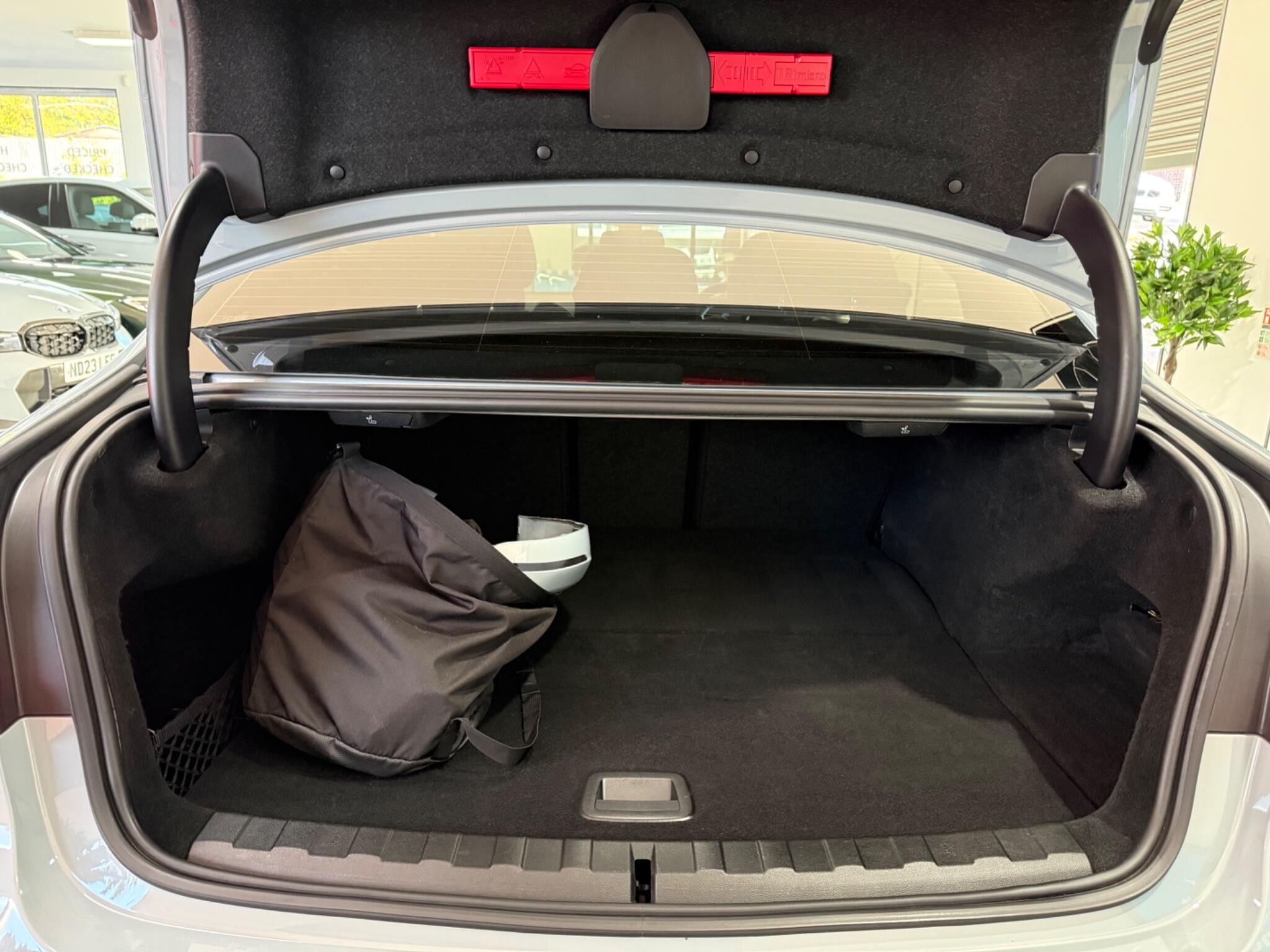 BMW 3 Series view 39