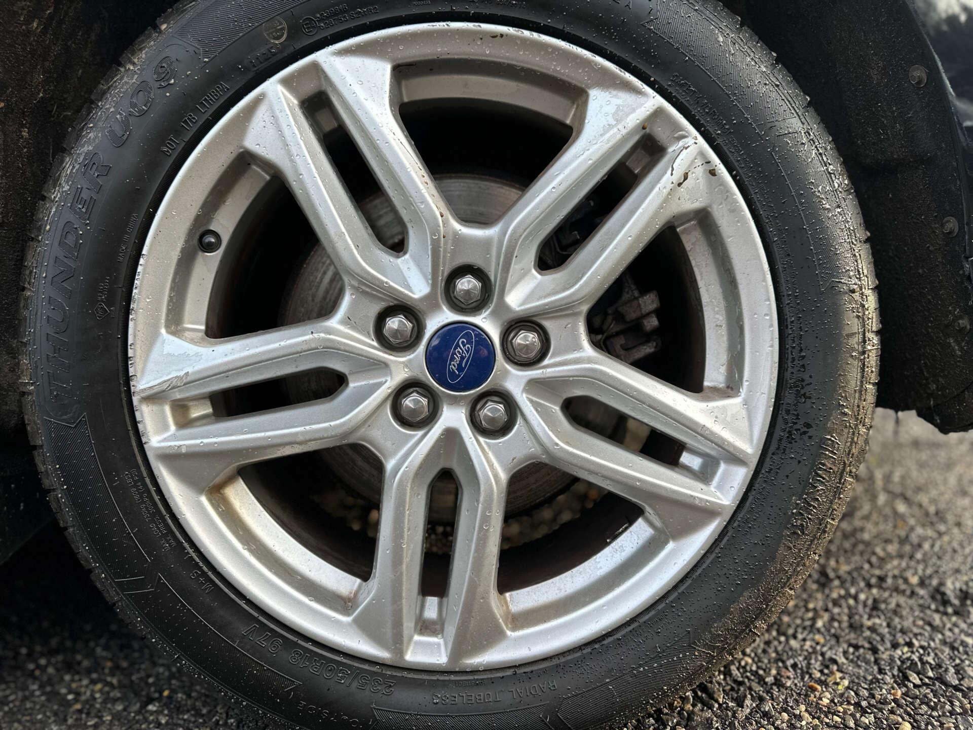 Ford S-Max view 9
