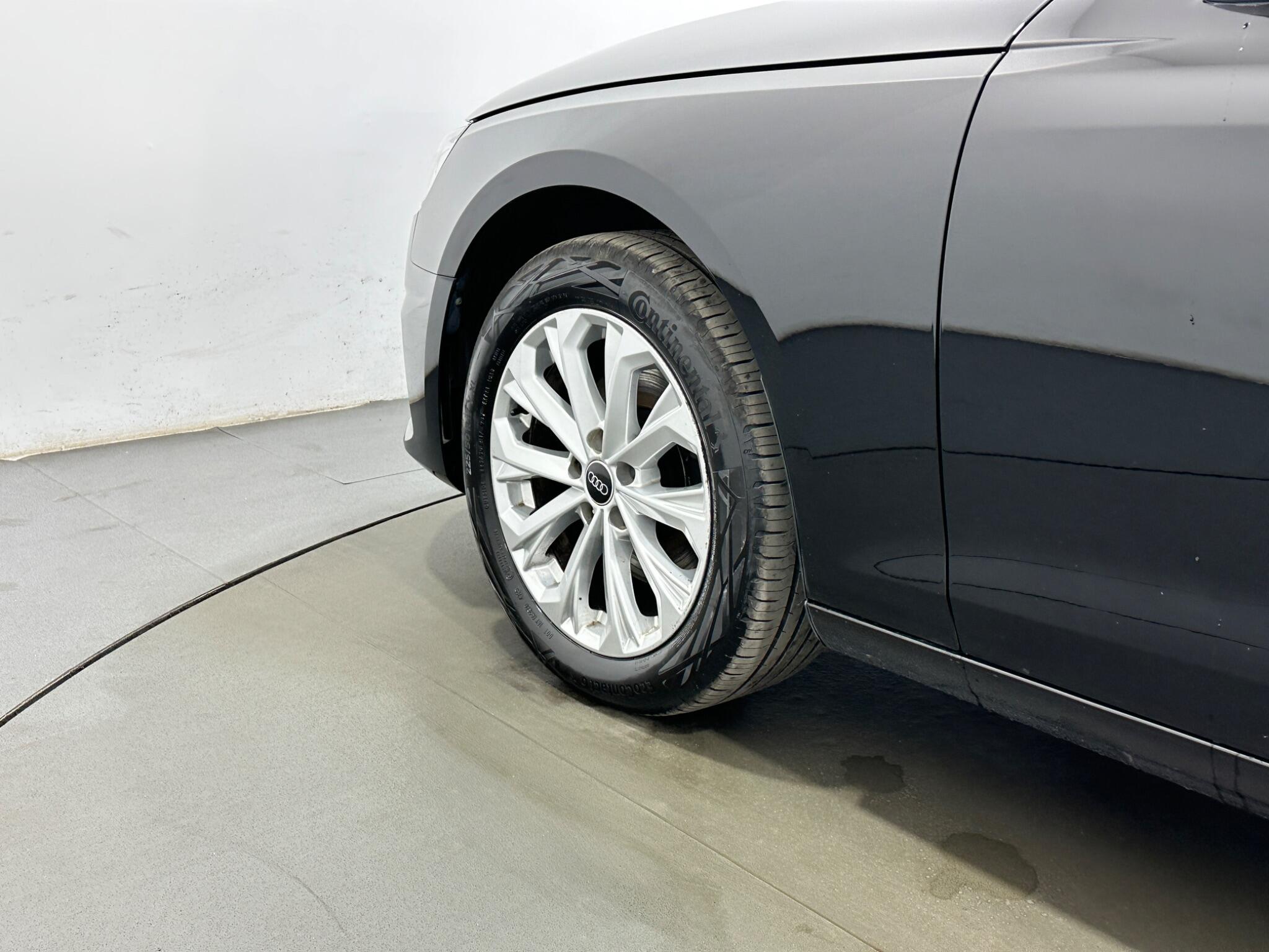 Audi A4 view 51