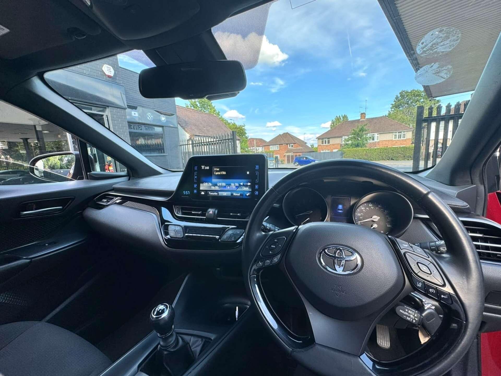 Toyota C-HR view 2