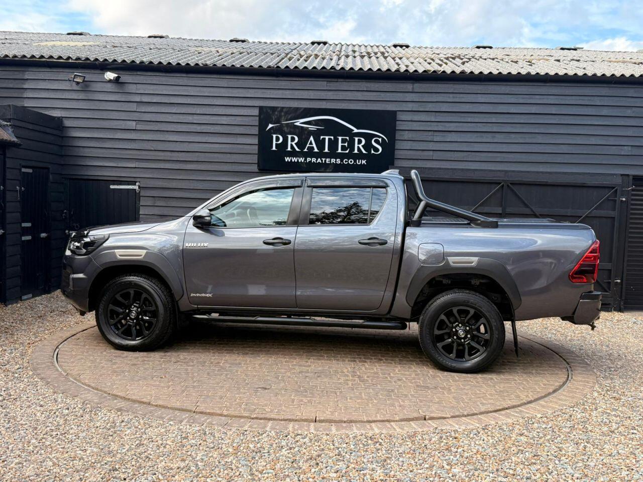 Toyota Hilux view 20