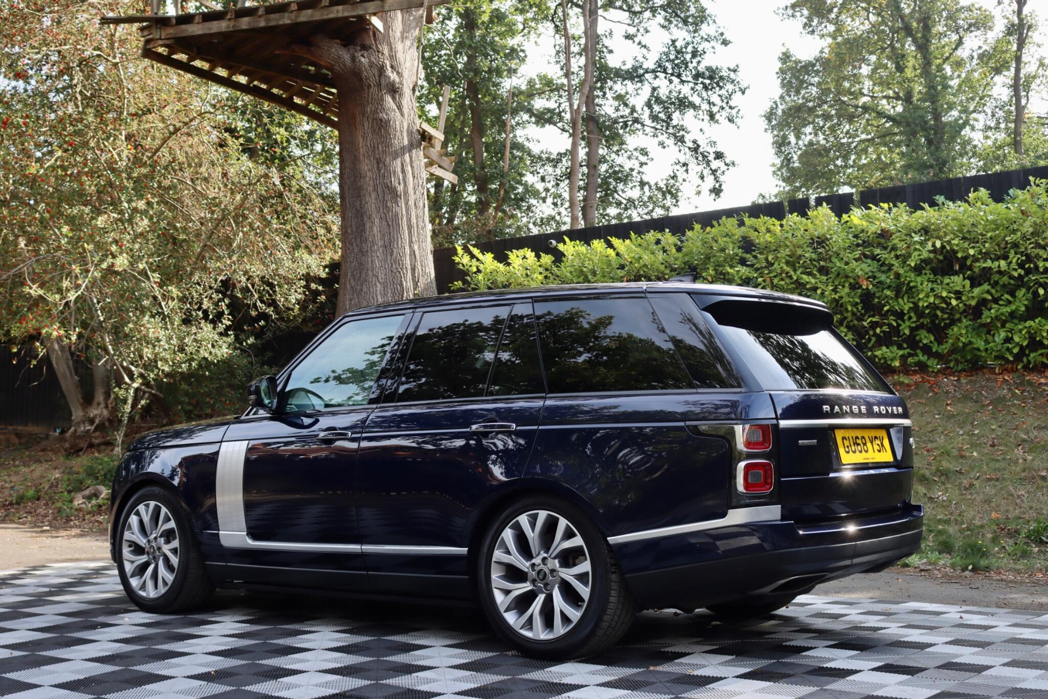 Land Rover Range Rover view 21