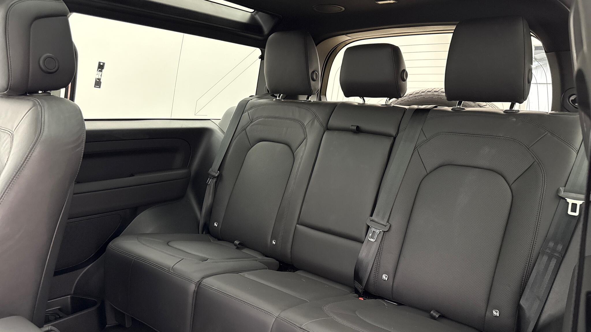 Land Rover Defender view 4