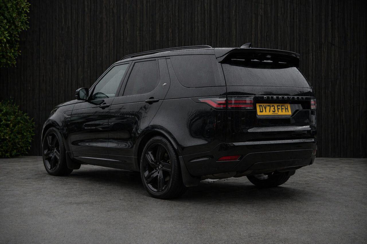 Land Rover Discovery view 3