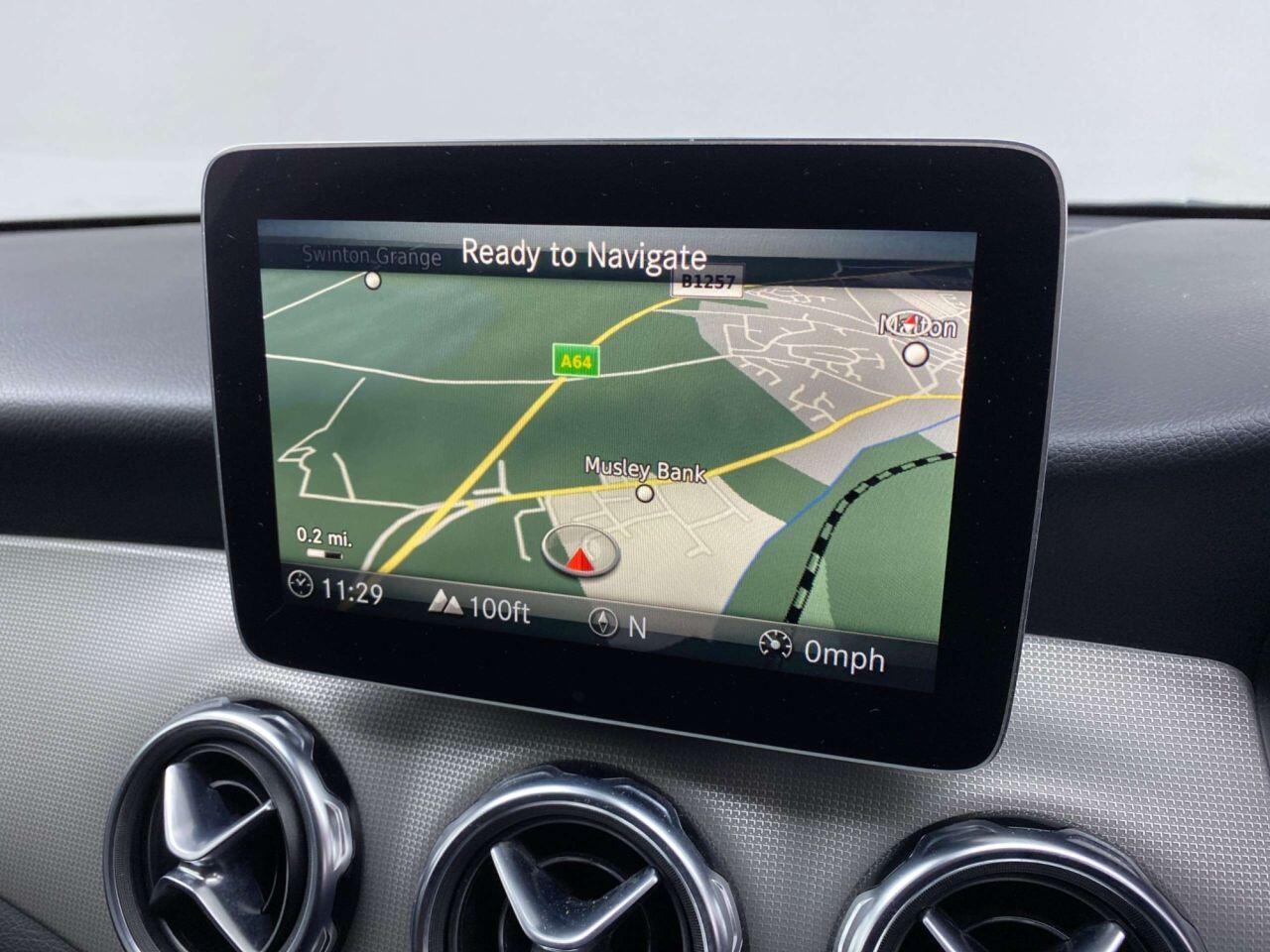 Mercedes-Benz Gla view 16