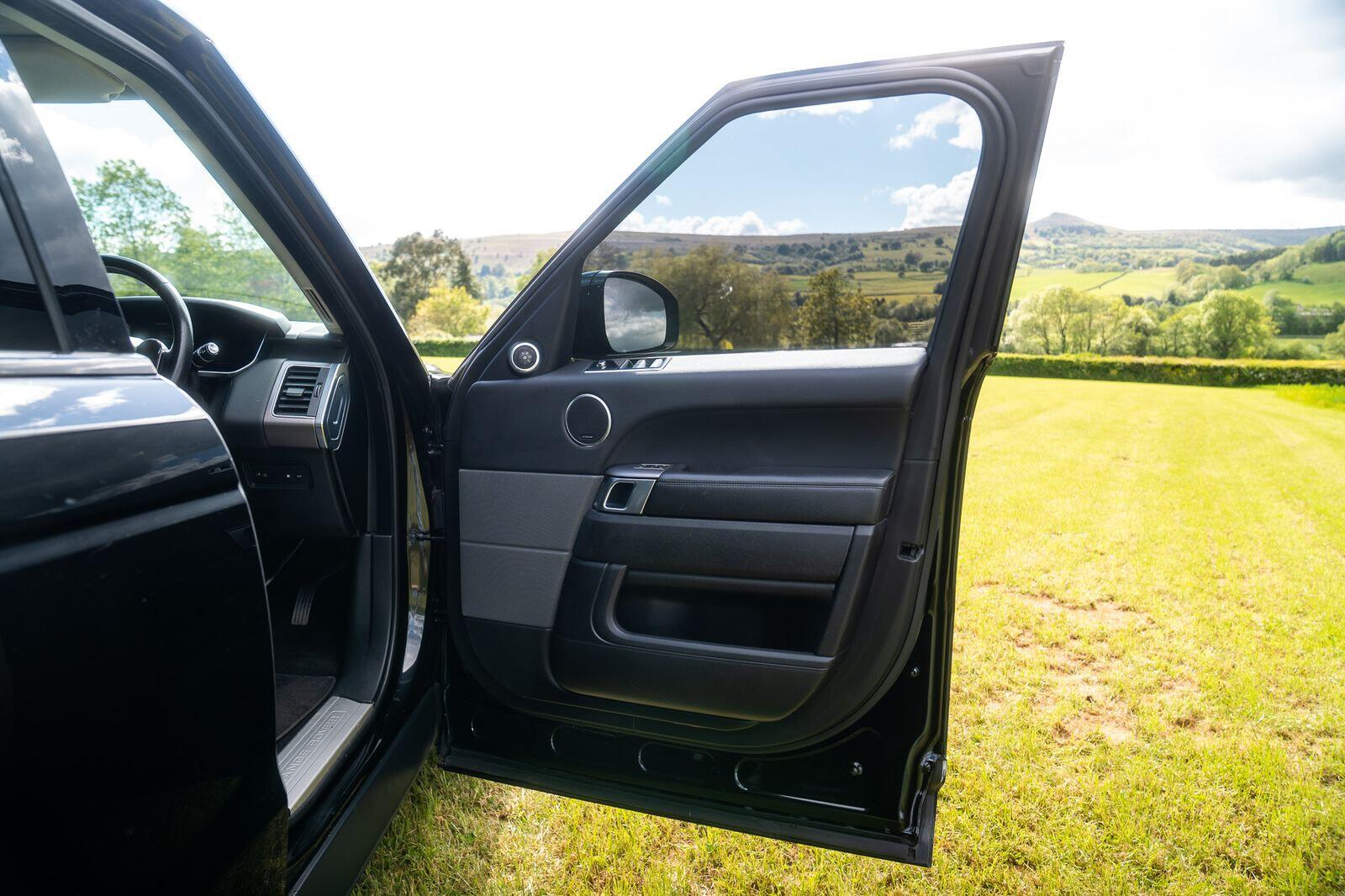 Land Rover Range Rover Sport view 15