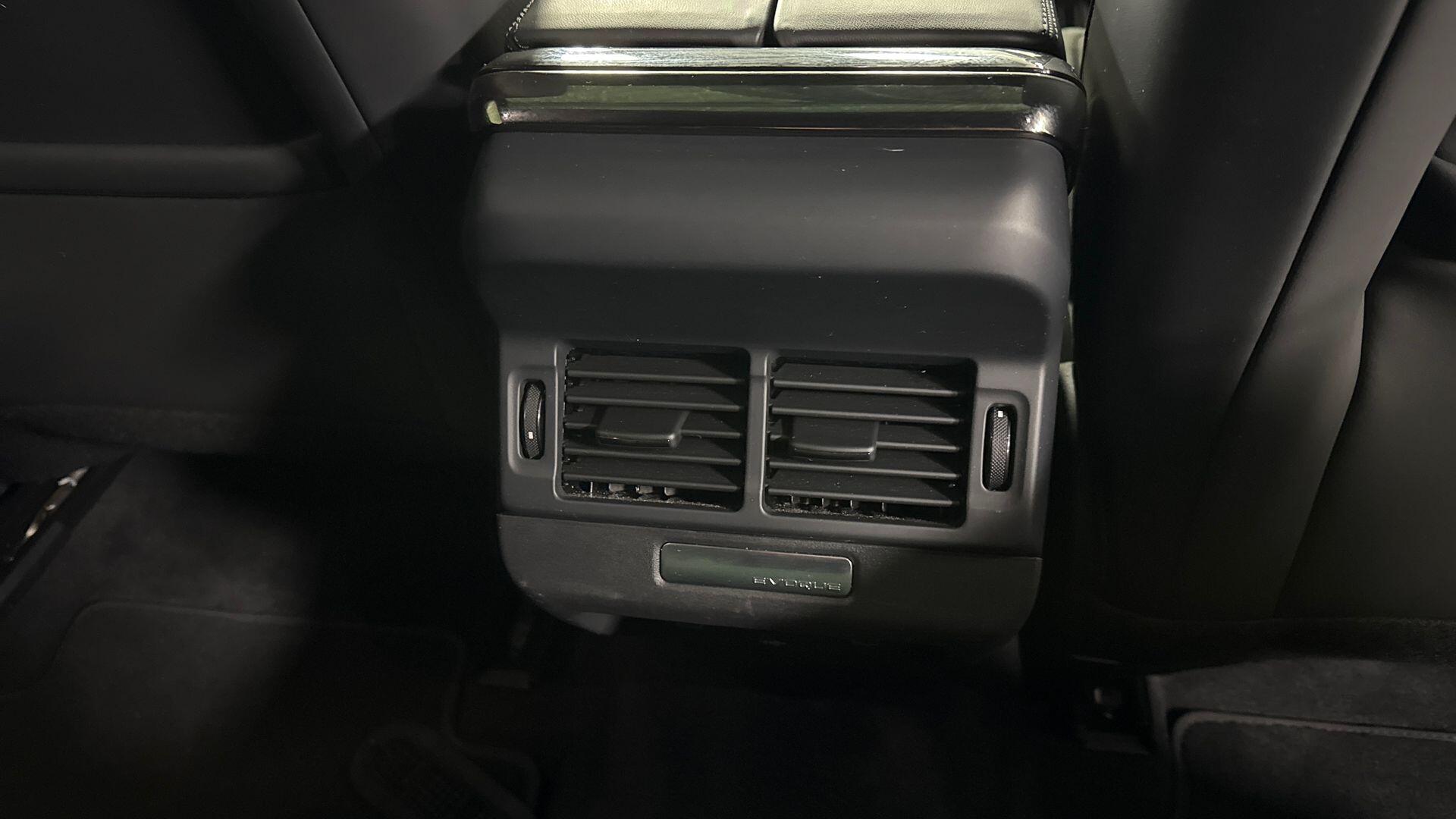 Land Rover Range Rover Evoque view 18