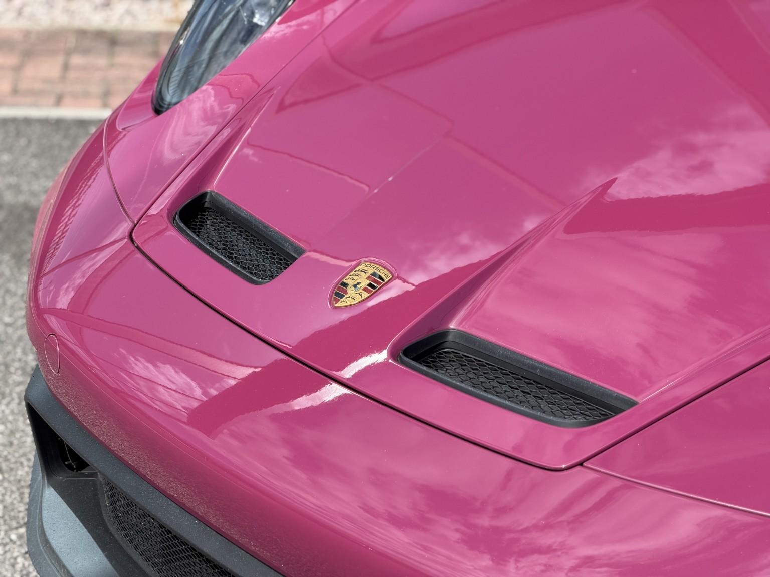 Porsche 911 view 19