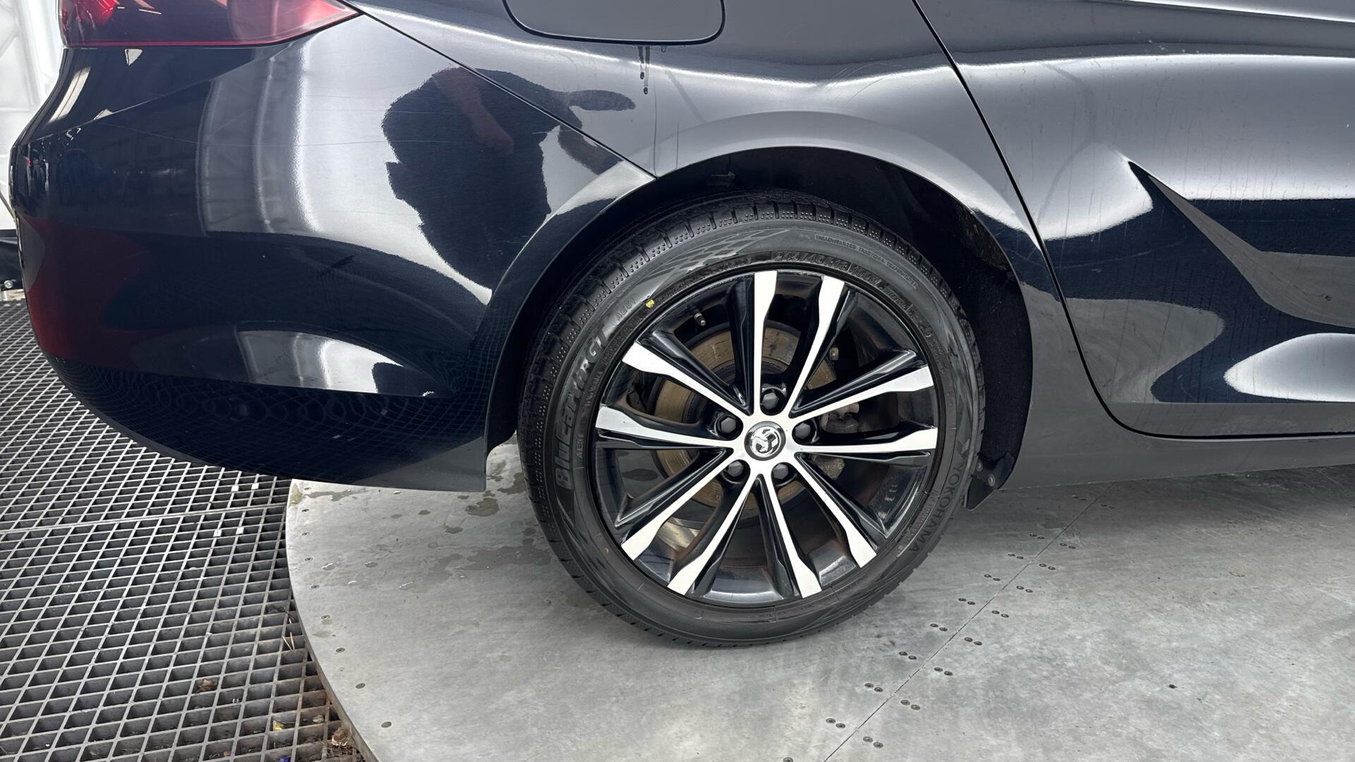 Vauxhall Insignia view 19