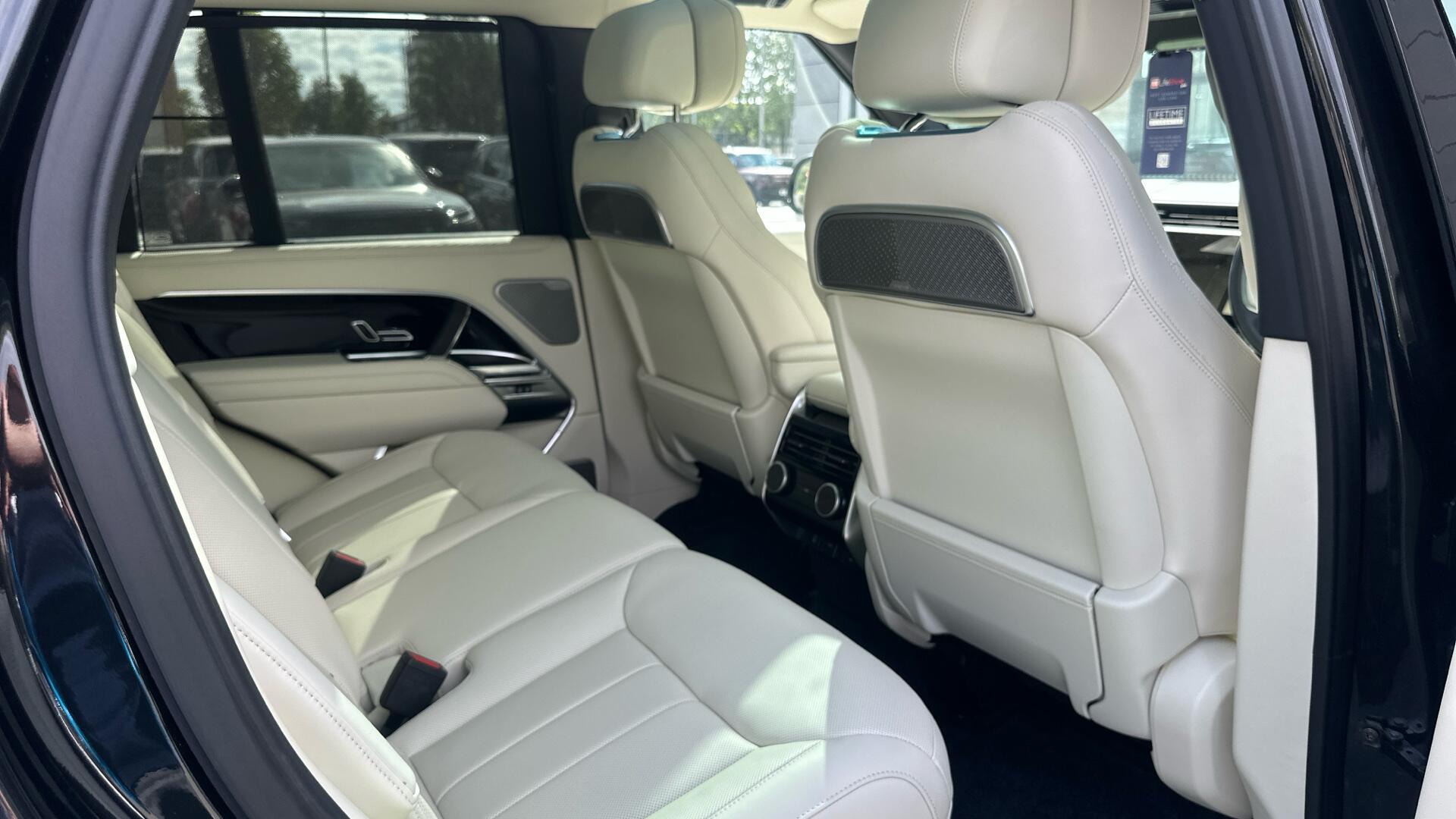 Land Rover Range Rover view 54