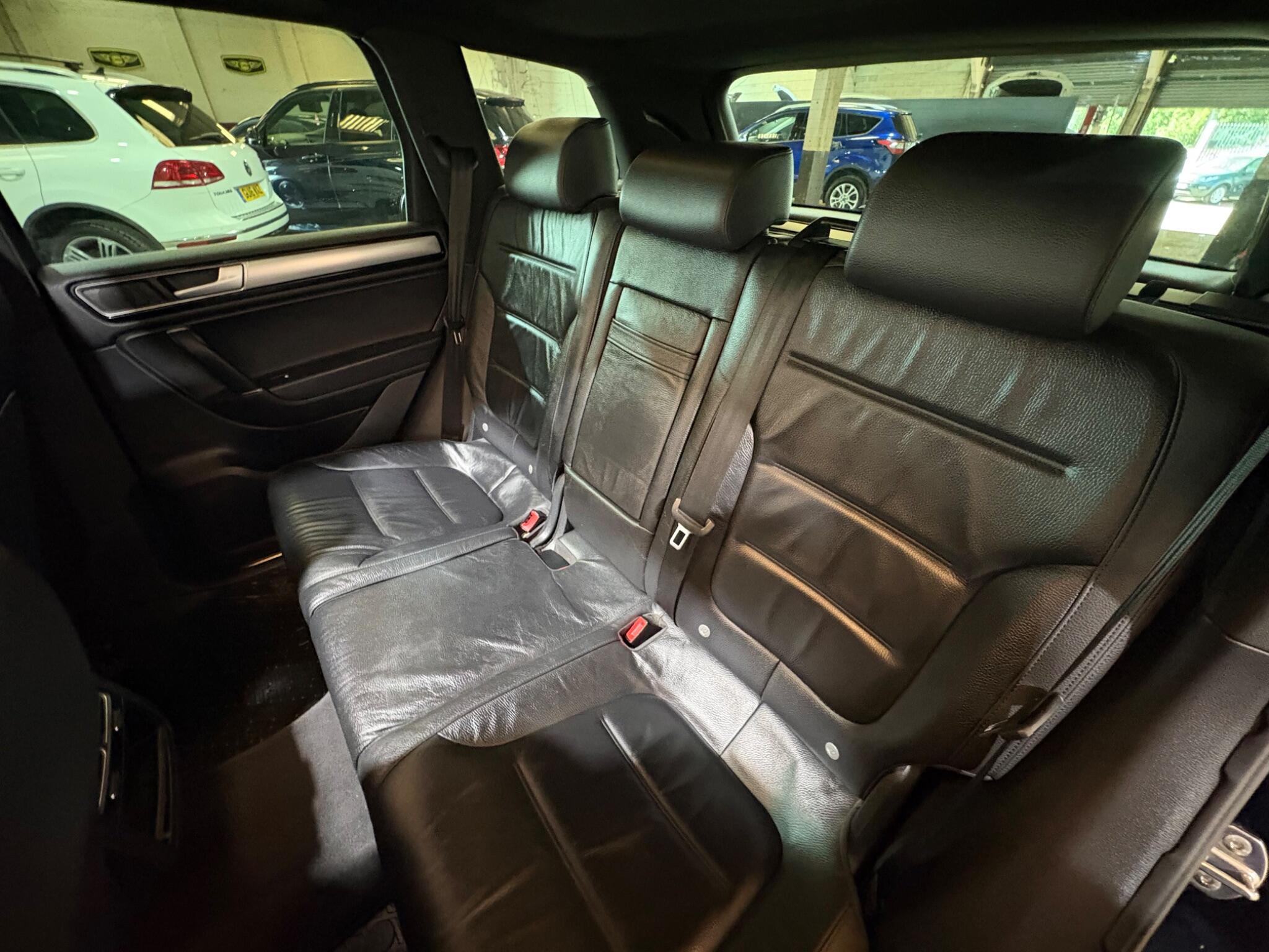 Volkswagen Touareg view 58