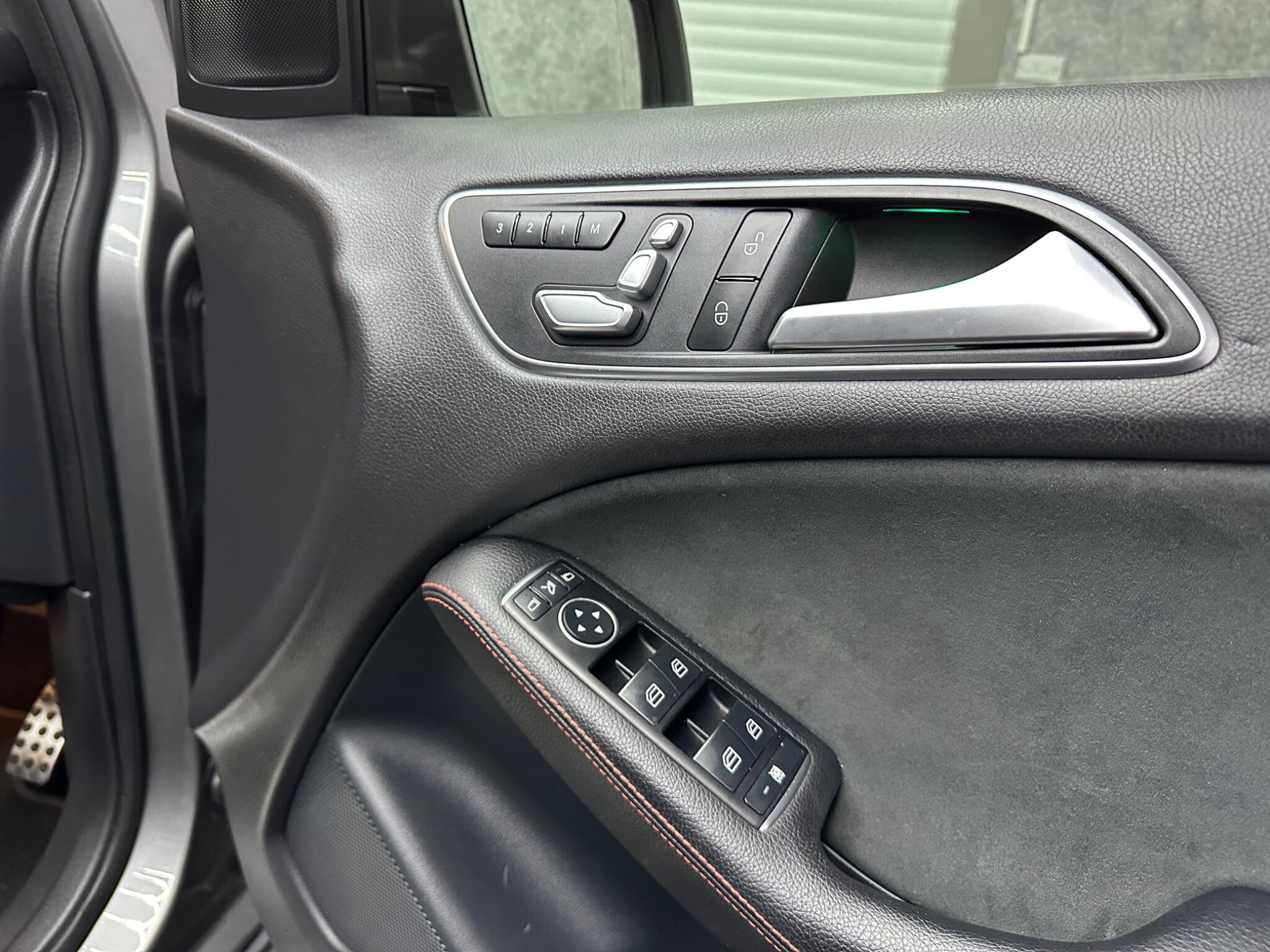 Mercedes-Benz B-Class view 25