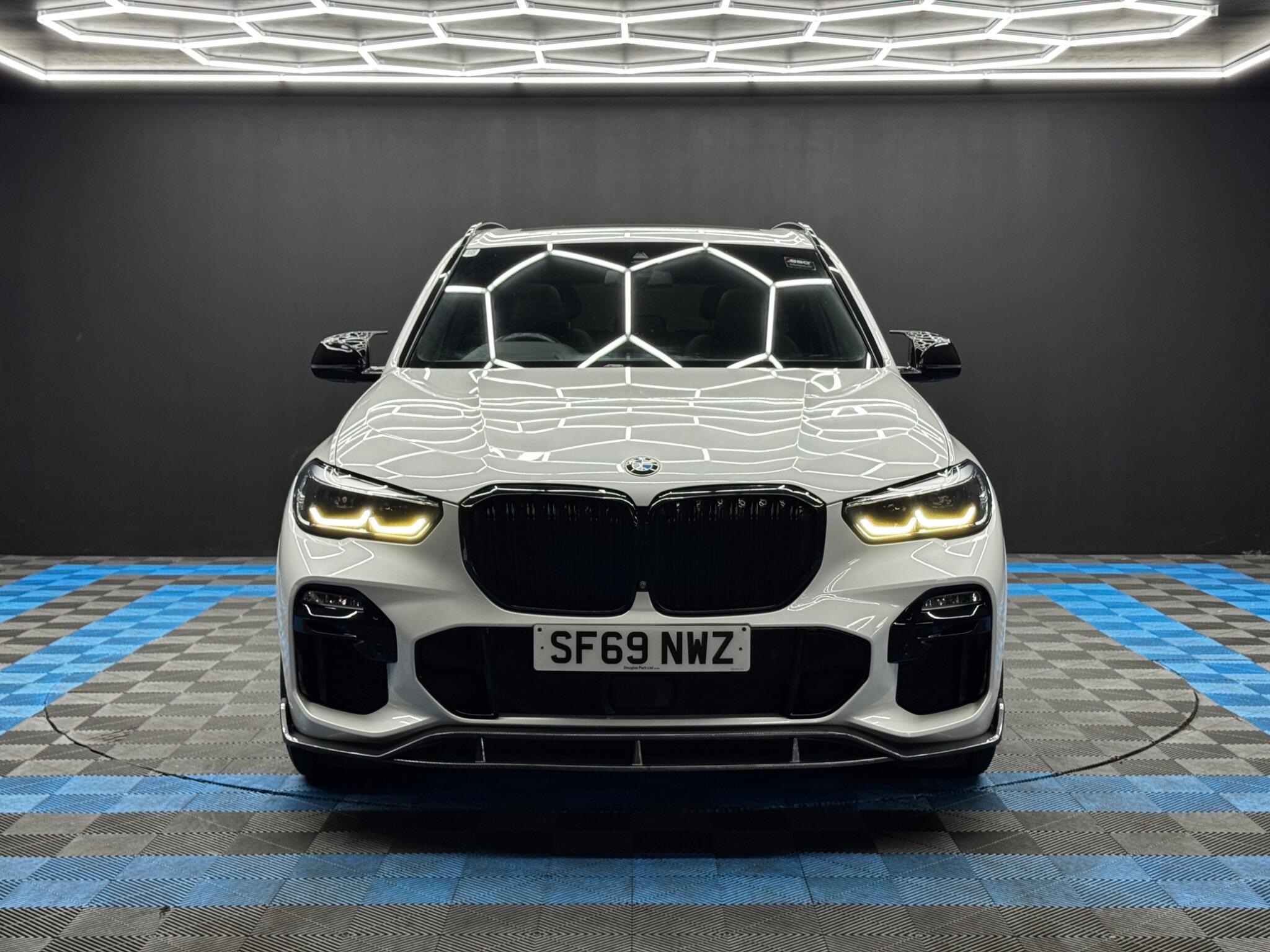 BMW X5 view 2
