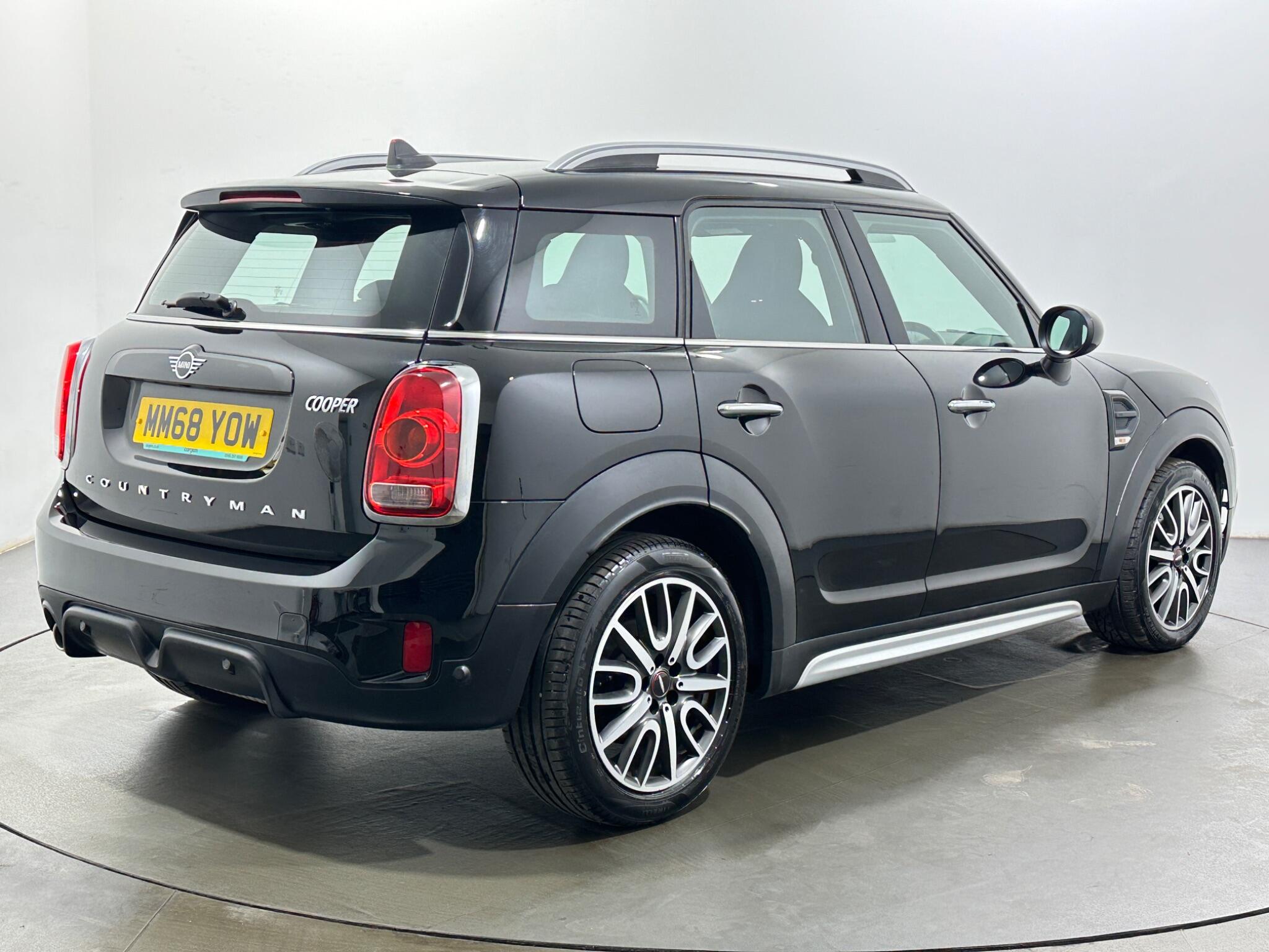 Mini Countryman view 8