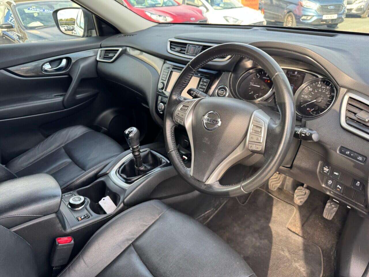 Nissan X-Trail view 6