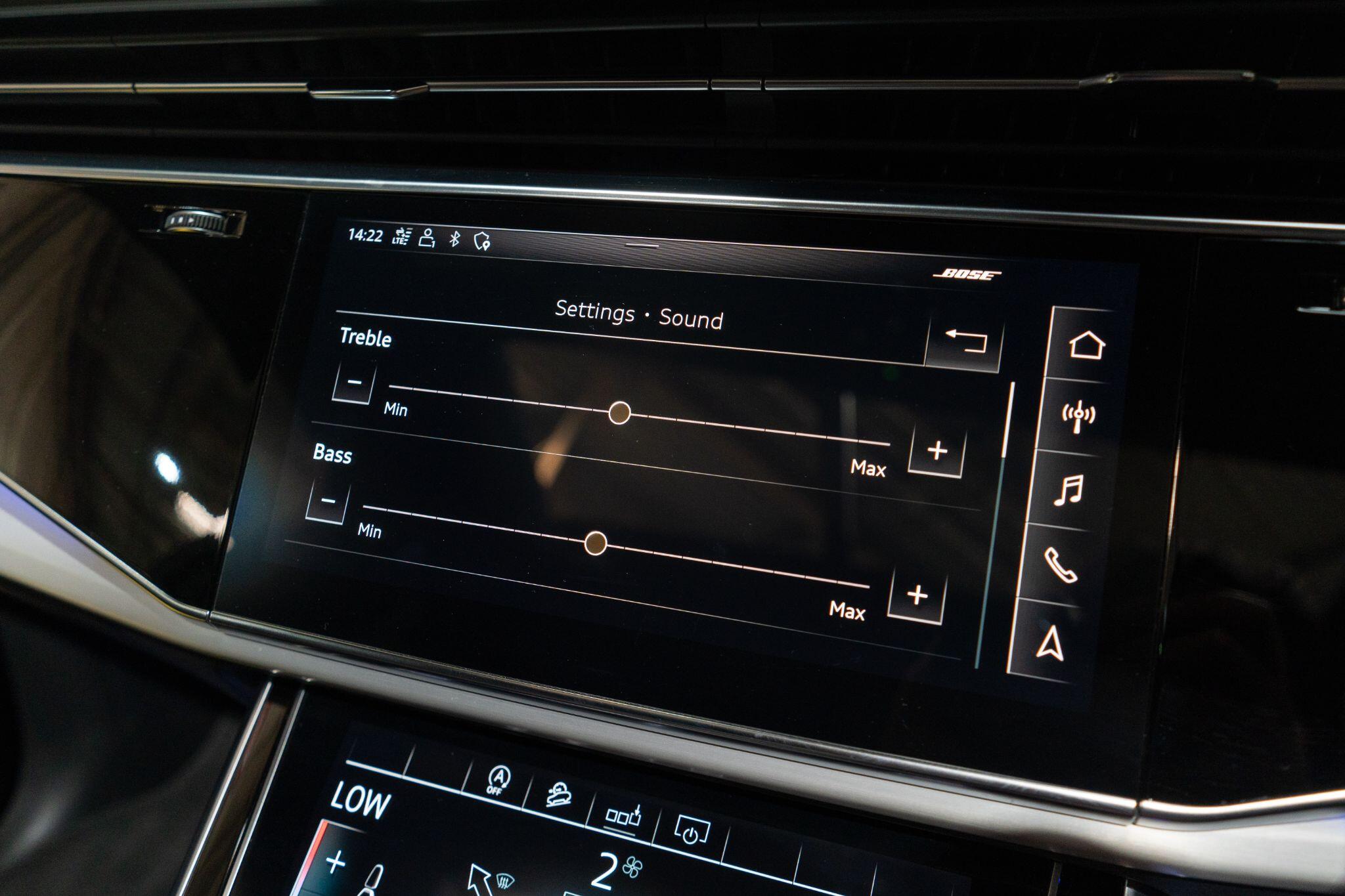 Audi SQ7 view 26