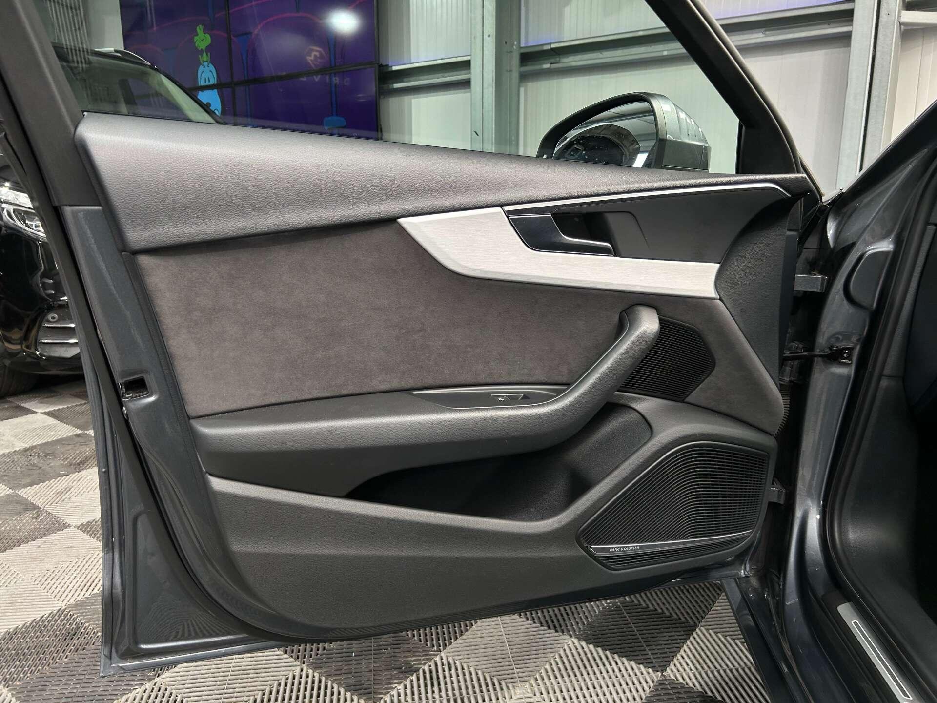 Audi A4 view 21