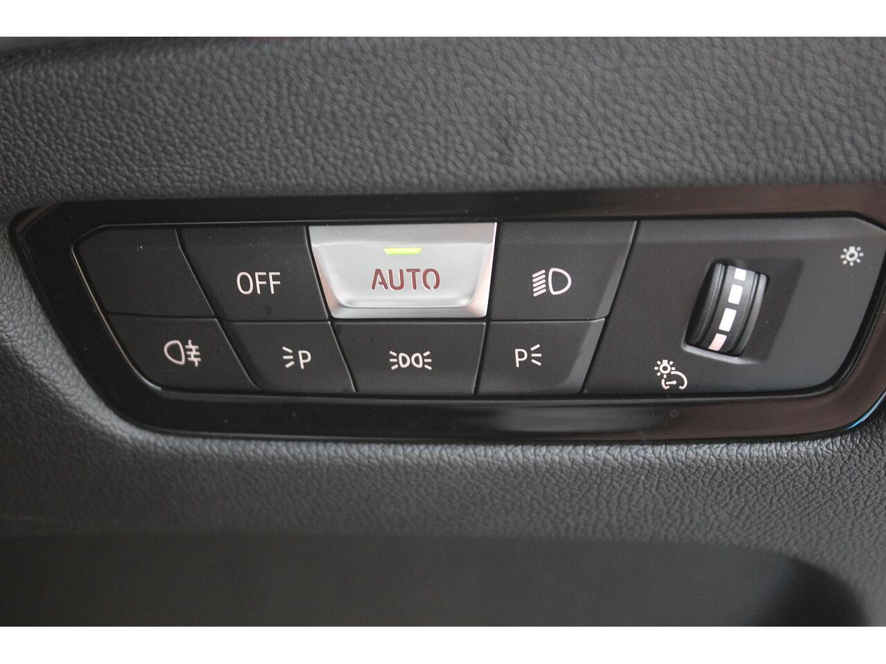 BMW 3 Series view 30