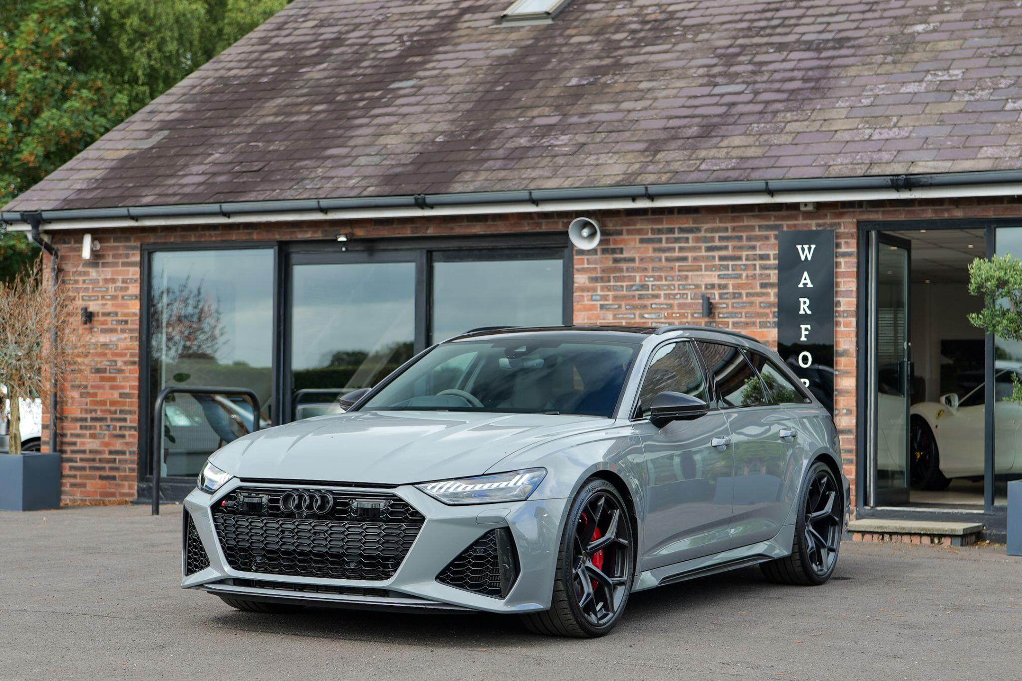 Audi RS6 Avant view 3