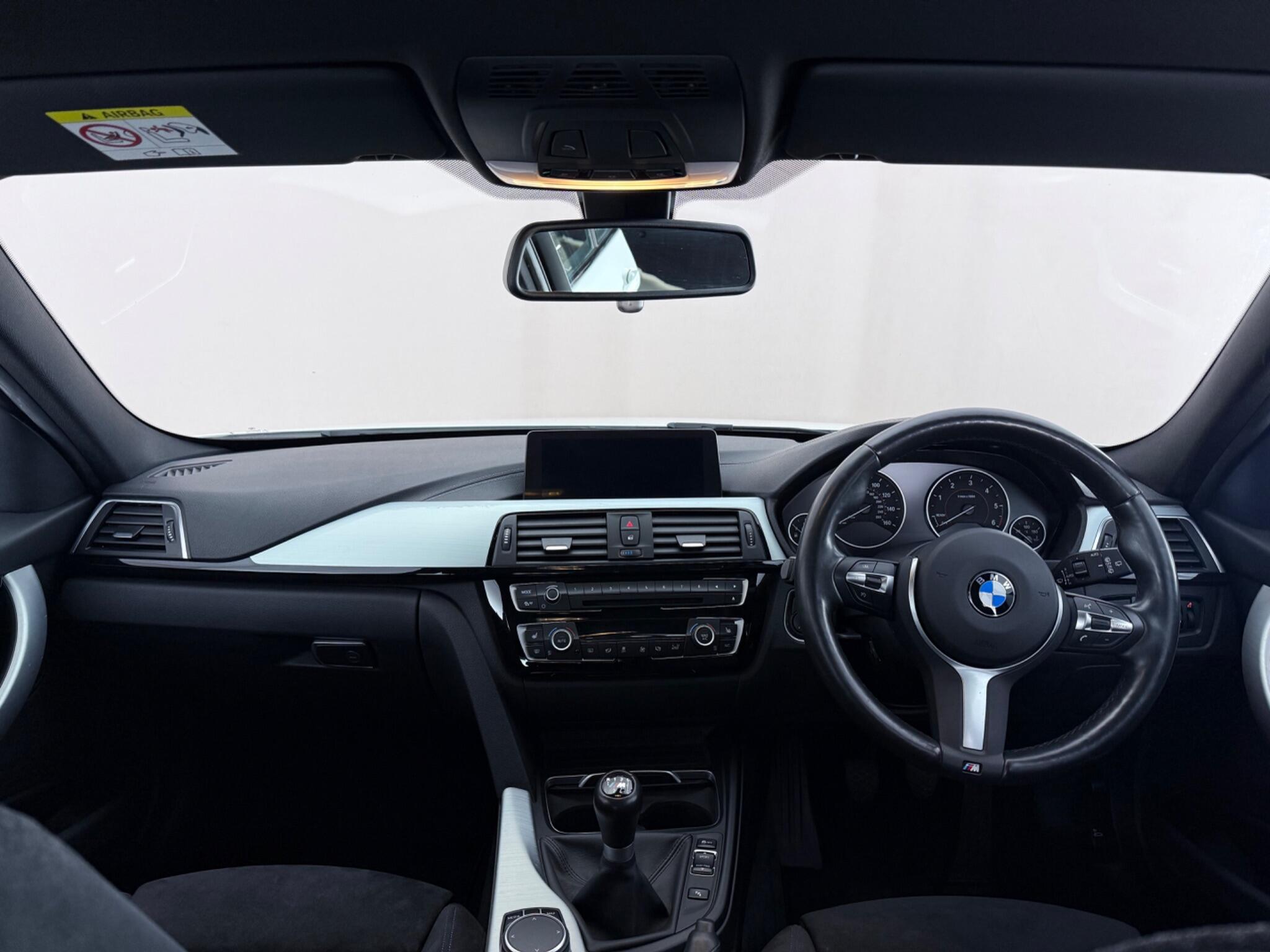BMW 3 Series view 20
