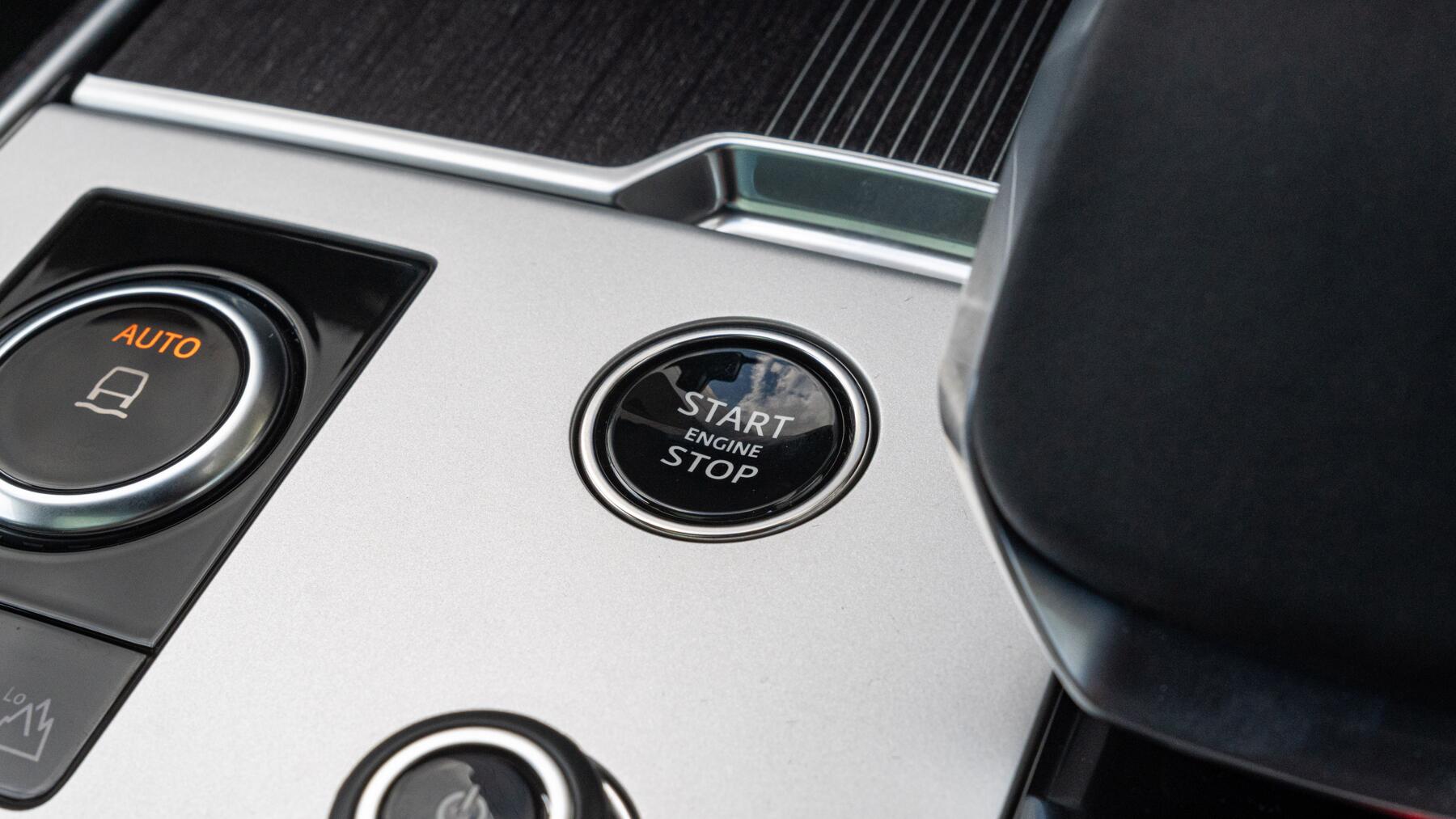 Land Rover Range Rover view 53