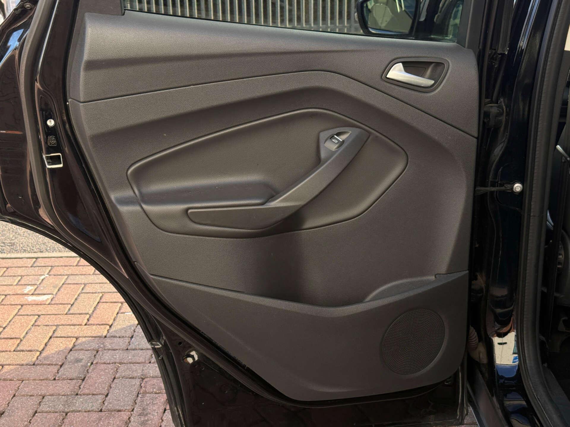 Ford Kuga view 56