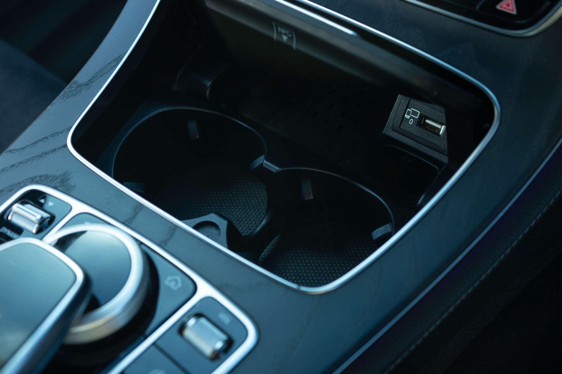 Mercedes-Benz E-Class view 53