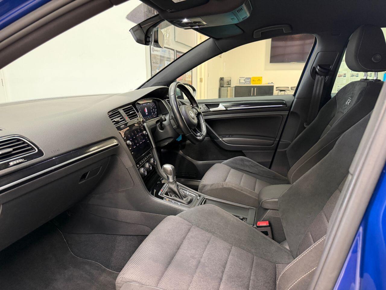 Volkswagen Golf view 12