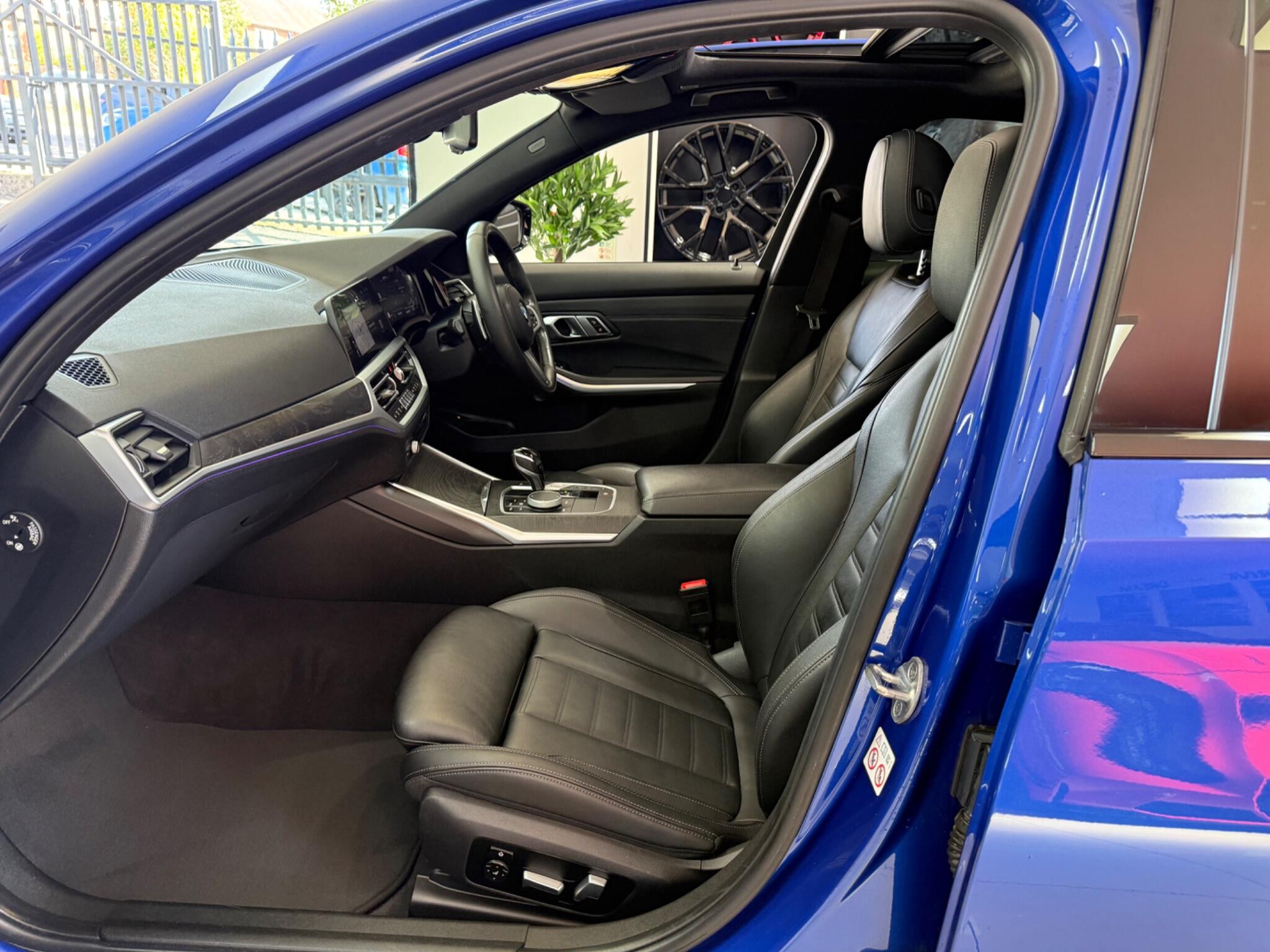 BMW 3 Series view 38