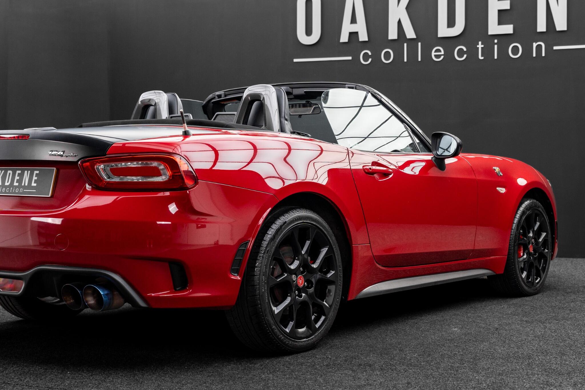 Abarth 124 Spider view 28