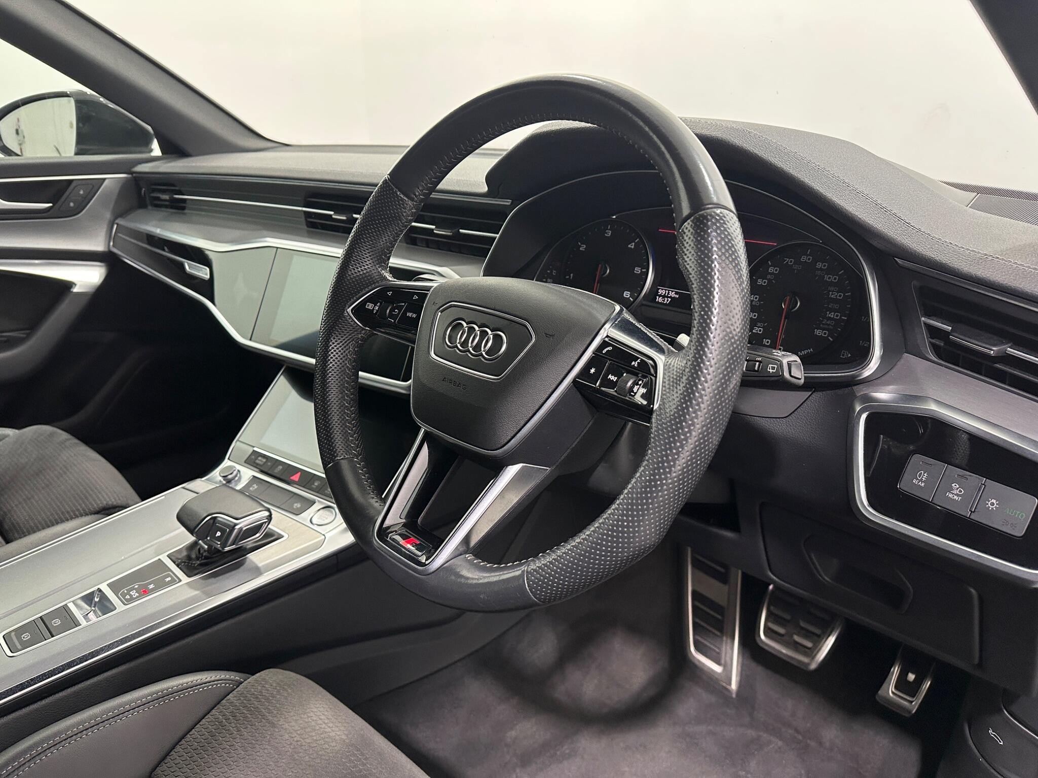 Audi A6 Avant view 11