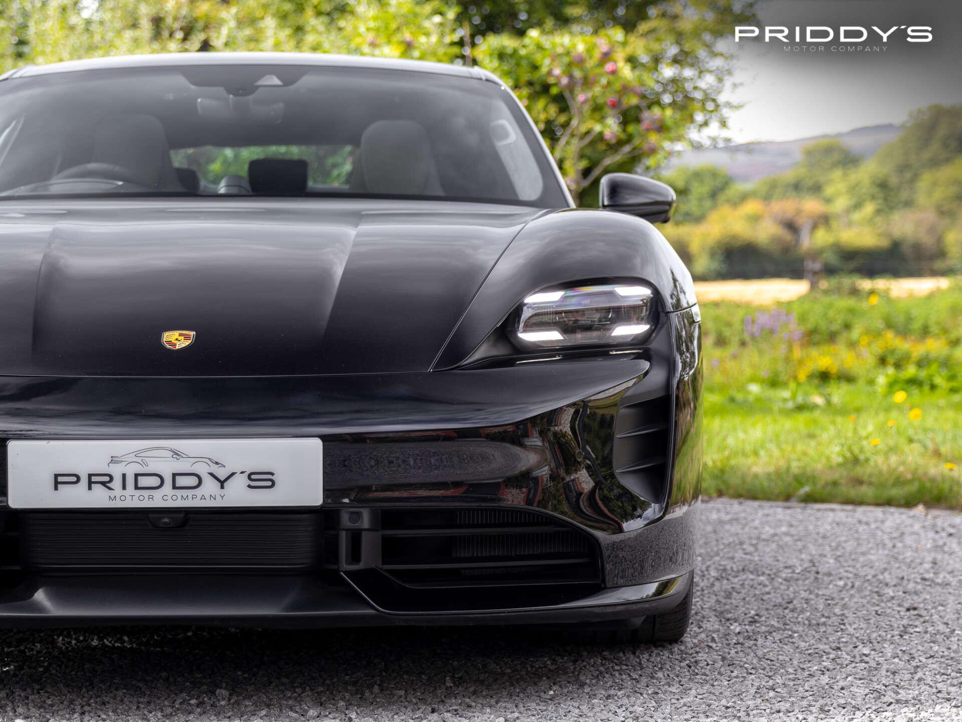 Porsche Taycan view 16