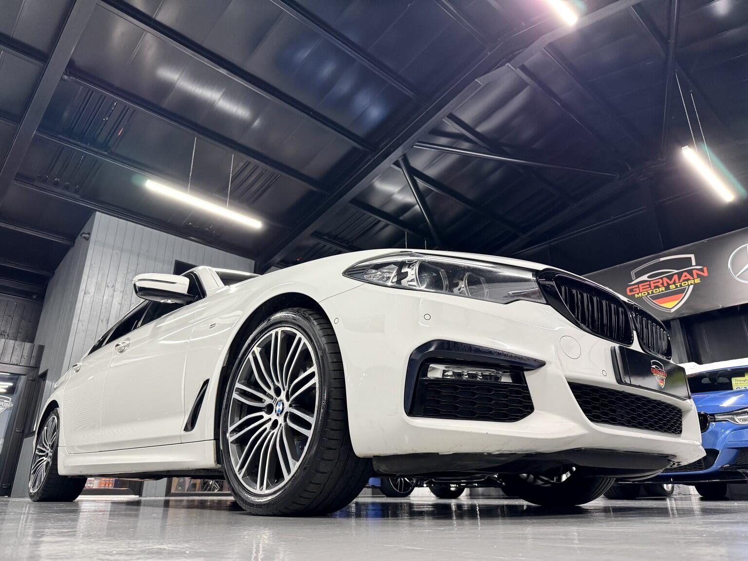 BMW 5 Series view 9